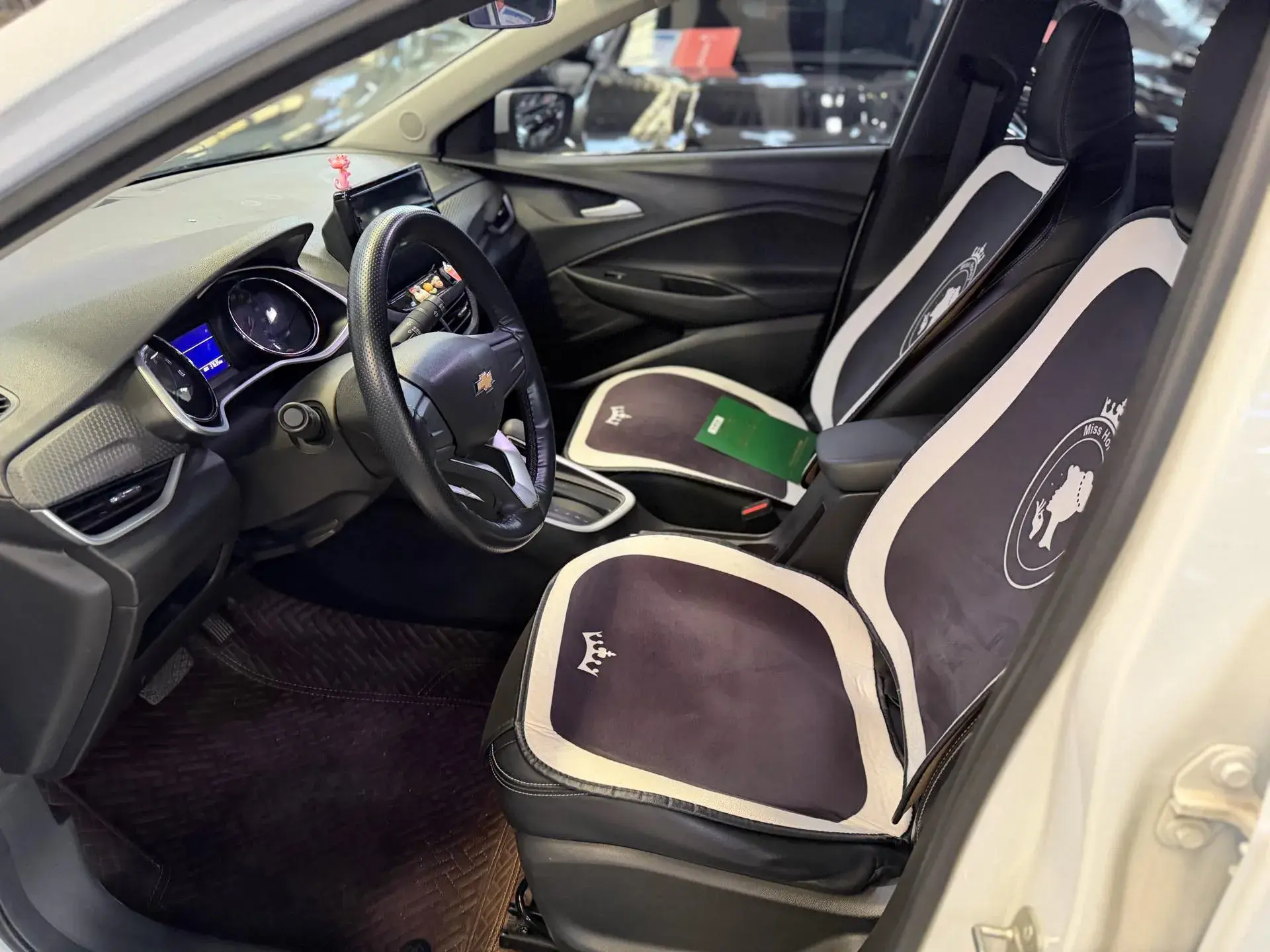 2021 CHEVROLET CAVALIER thumbnail 3