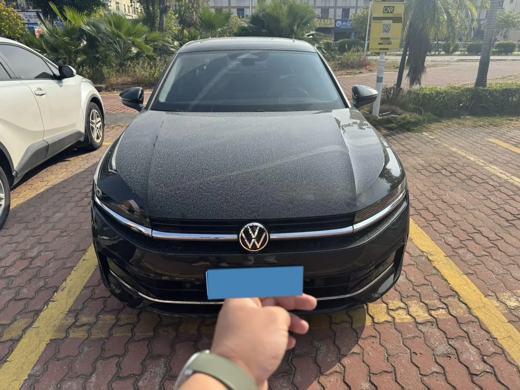 2024 VOLKSWAGEN MAGOTAN thumbnail 2