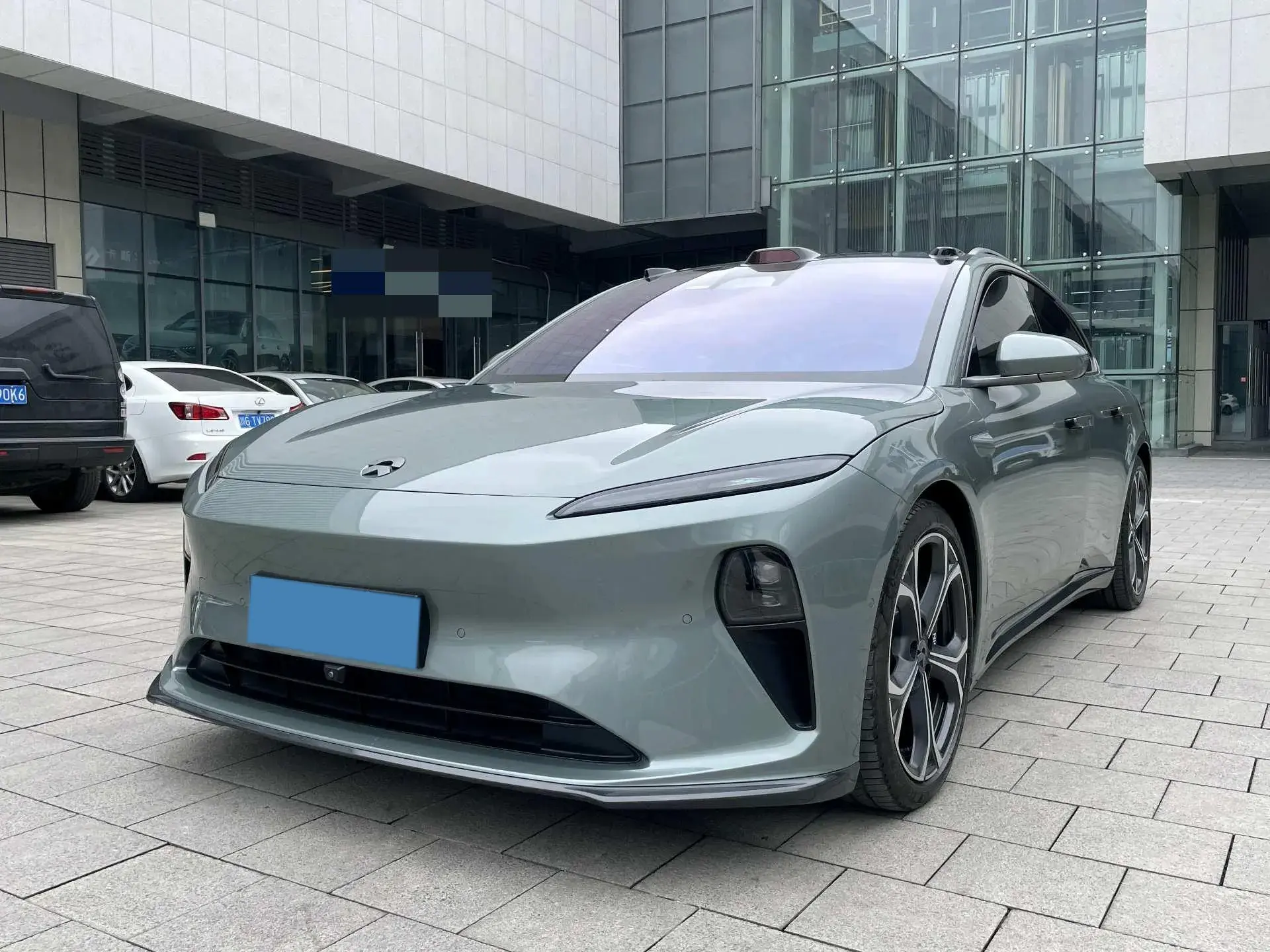 2023 NIO ET5T view 1