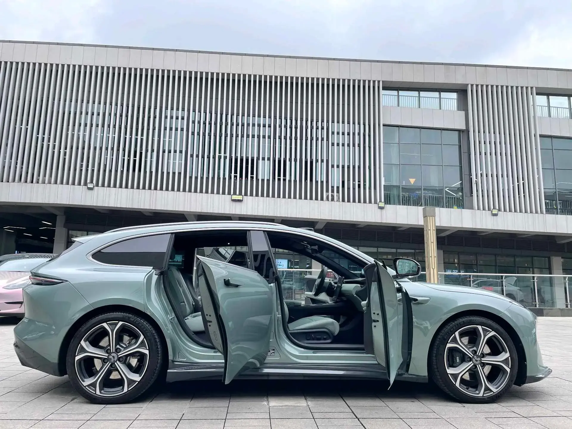 2023 NIO ET5T thumbnail 4