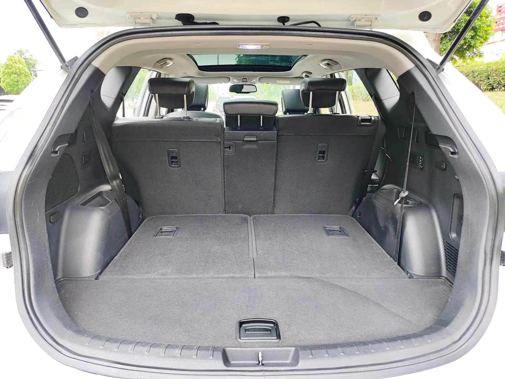 2017 HYUNDAI SANTAFE thumbnail 4