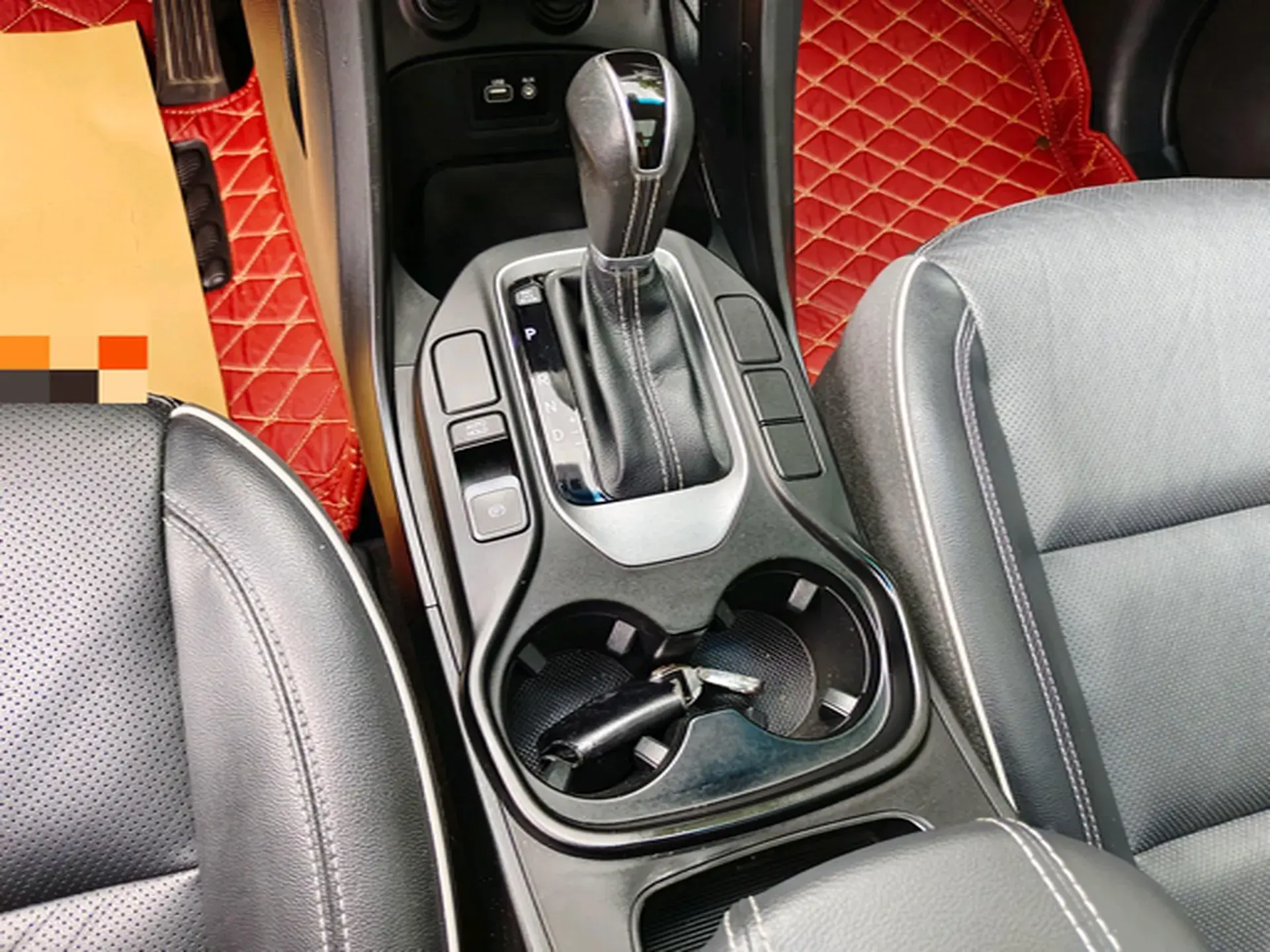 2017 HYUNDAI SANTAFE thumbnail 3