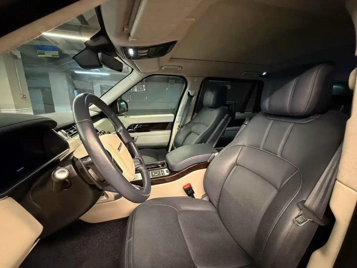 2021 LAND ROVER thumbnail 4