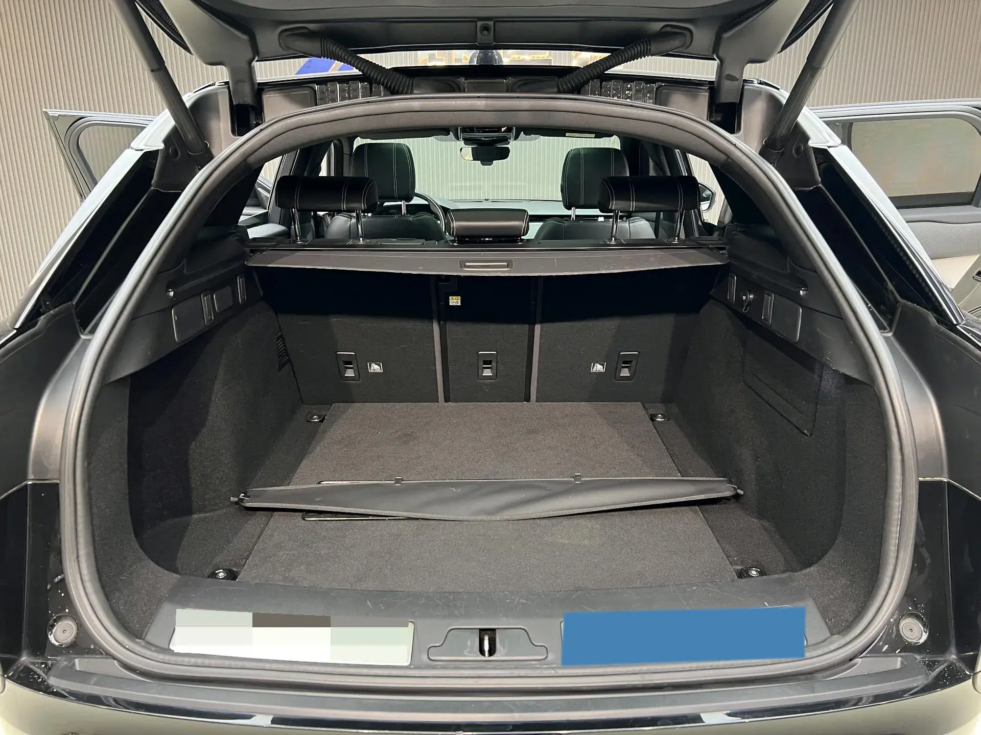 2020 LAND ROVER thumbnail 4