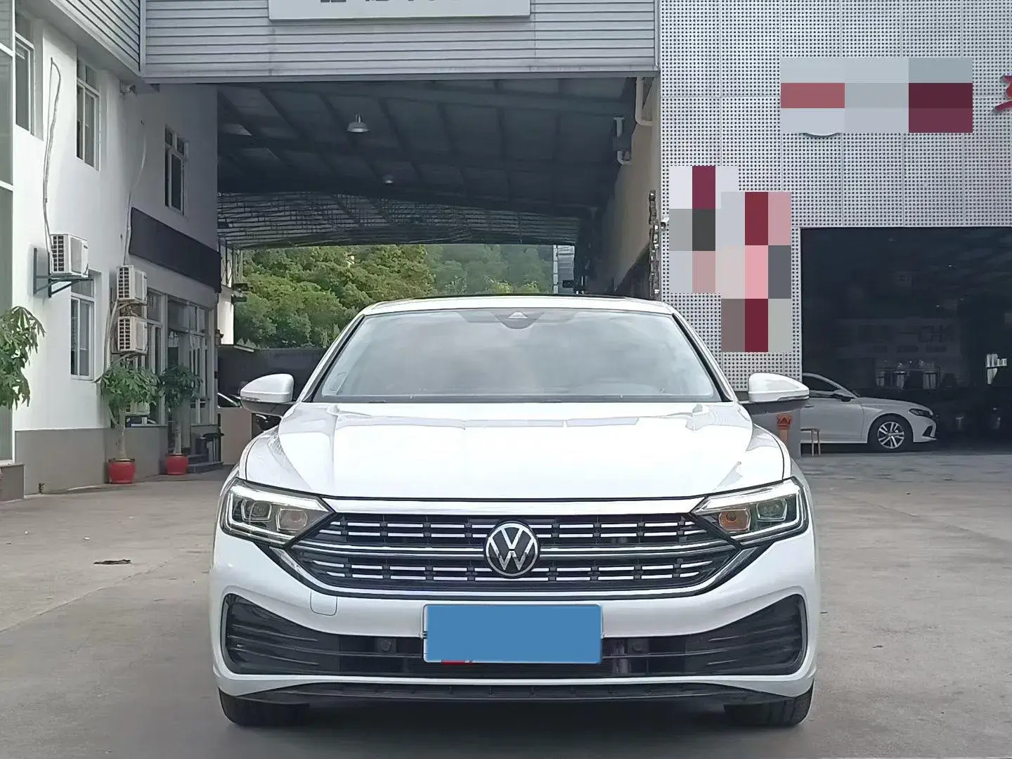 2024 VOLKSWAGEN SAGITAR thumbnail 2