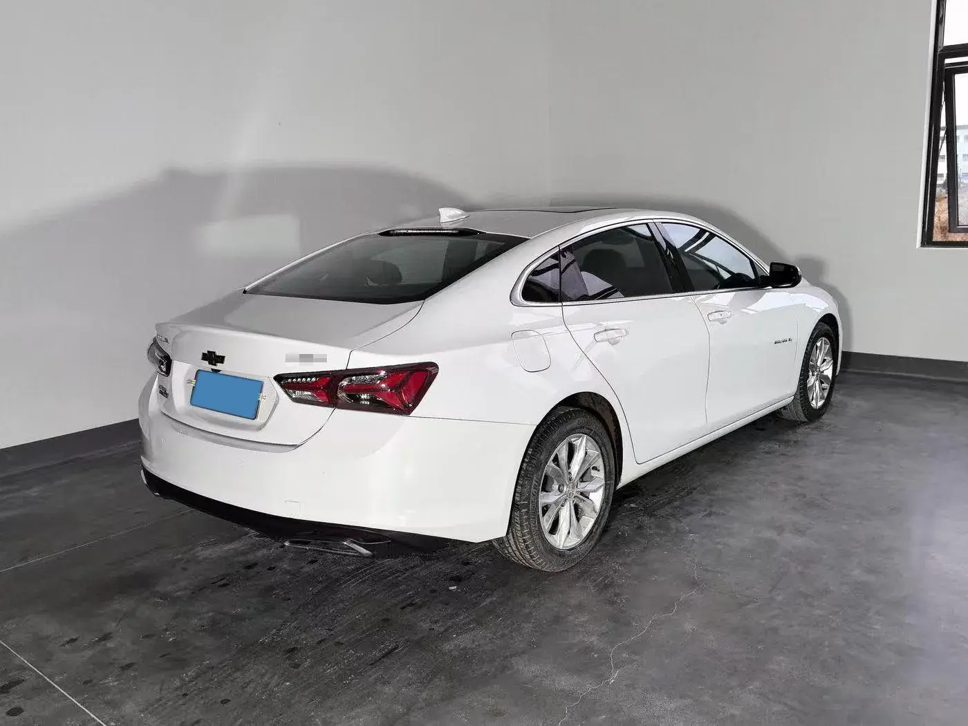 2022 CHEVROLET MALIBU thumbnail 2