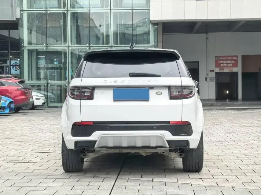 2024 LAND ROVER thumbnail 4