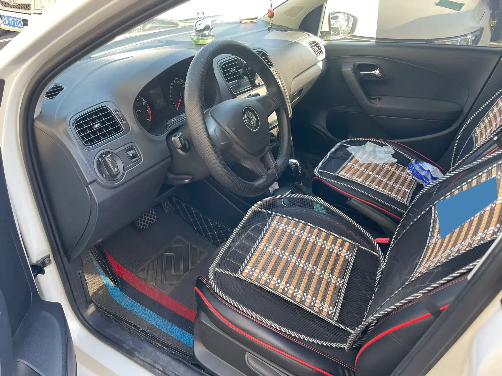 2016 VOLKSWAGEN POLO thumbnail 2