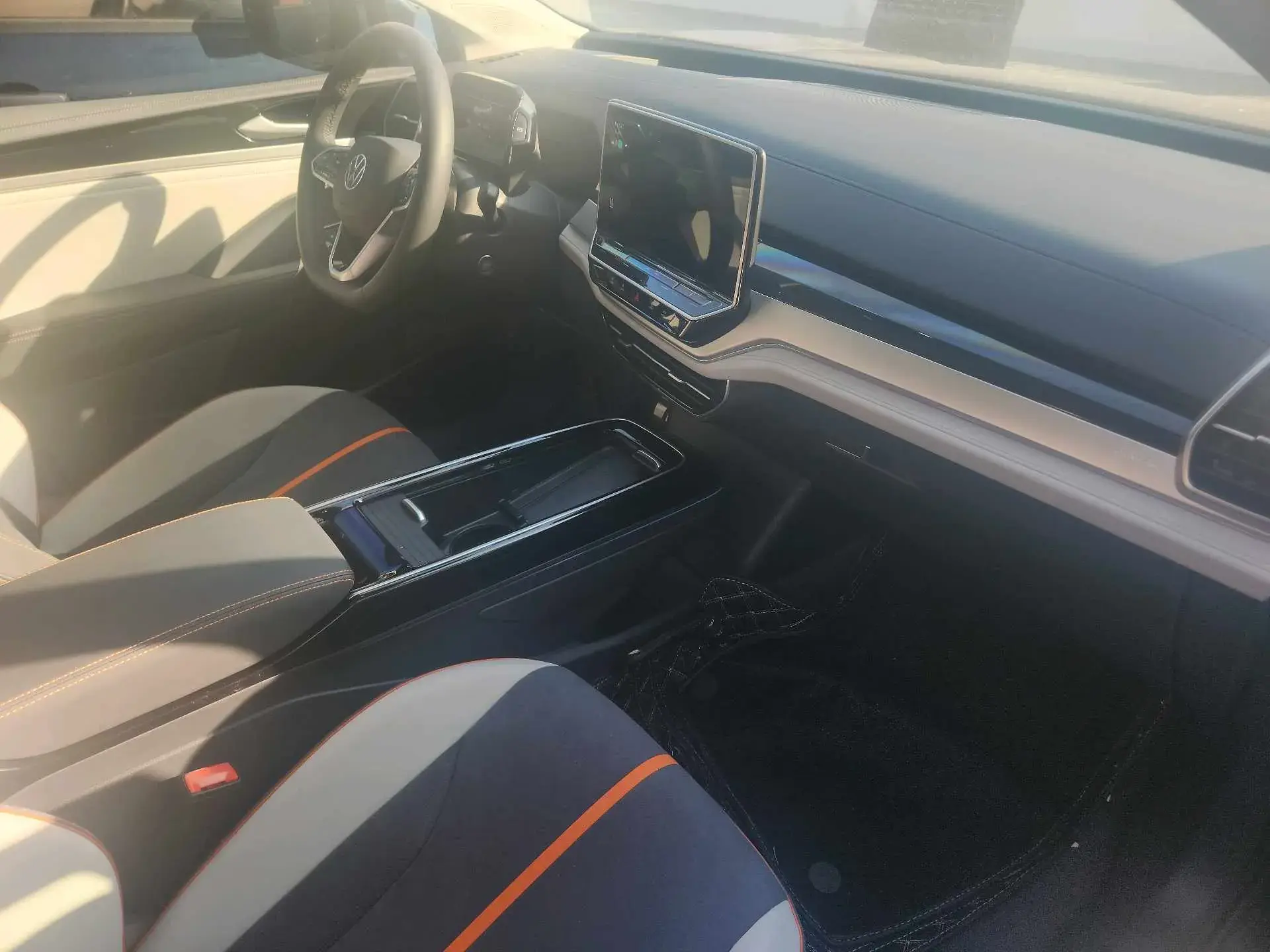 2022 VOLKSWAGEN ID.6 thumbnail 4