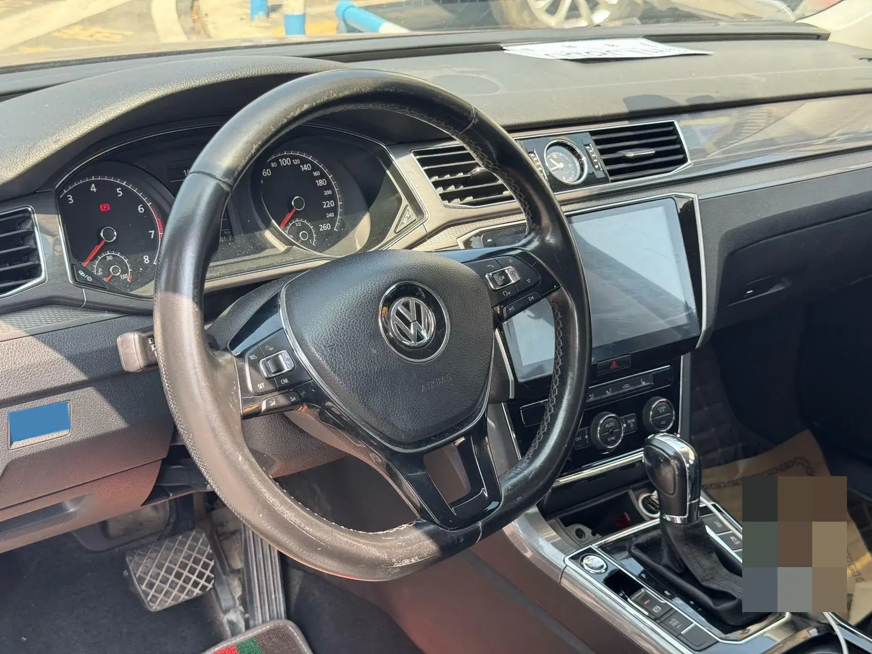 2017 VOLKSWAGEN PASSAT thumbnail 3