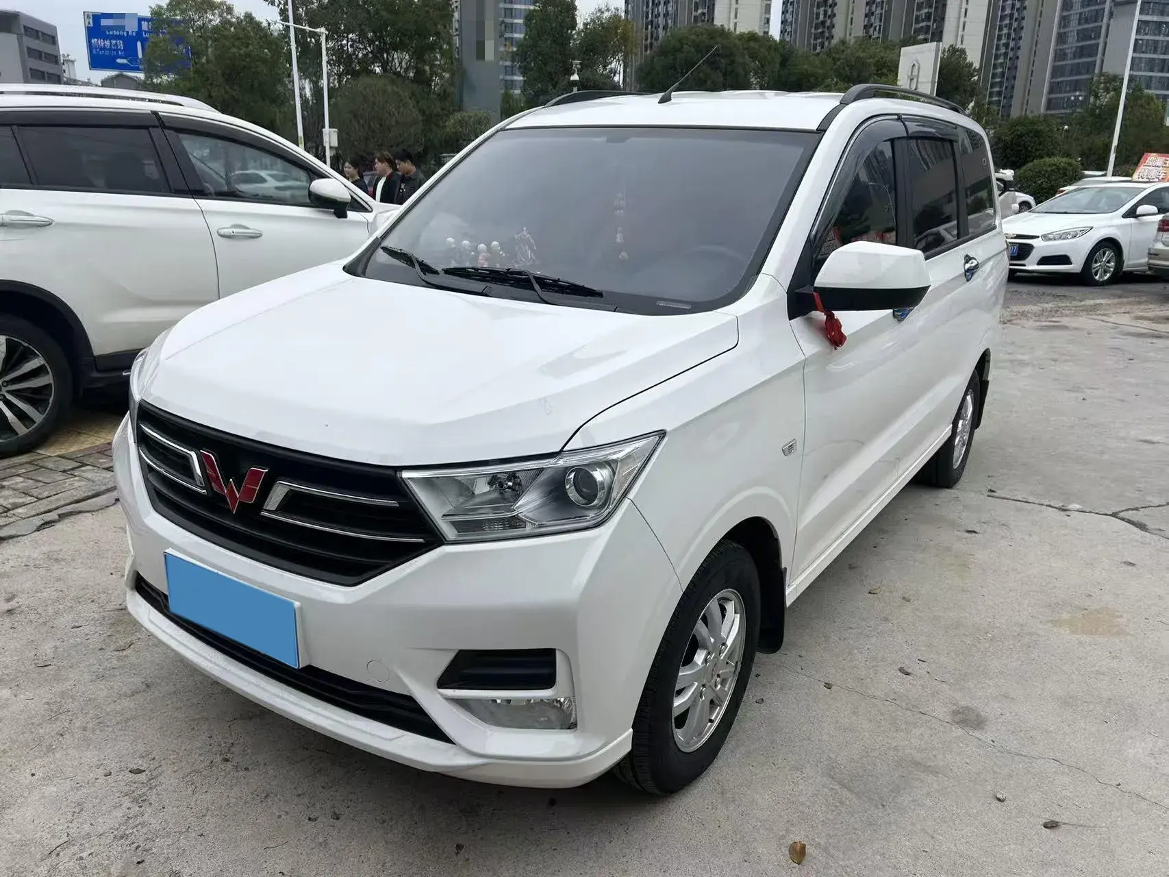 2021 WULING HONGGUANG view 1