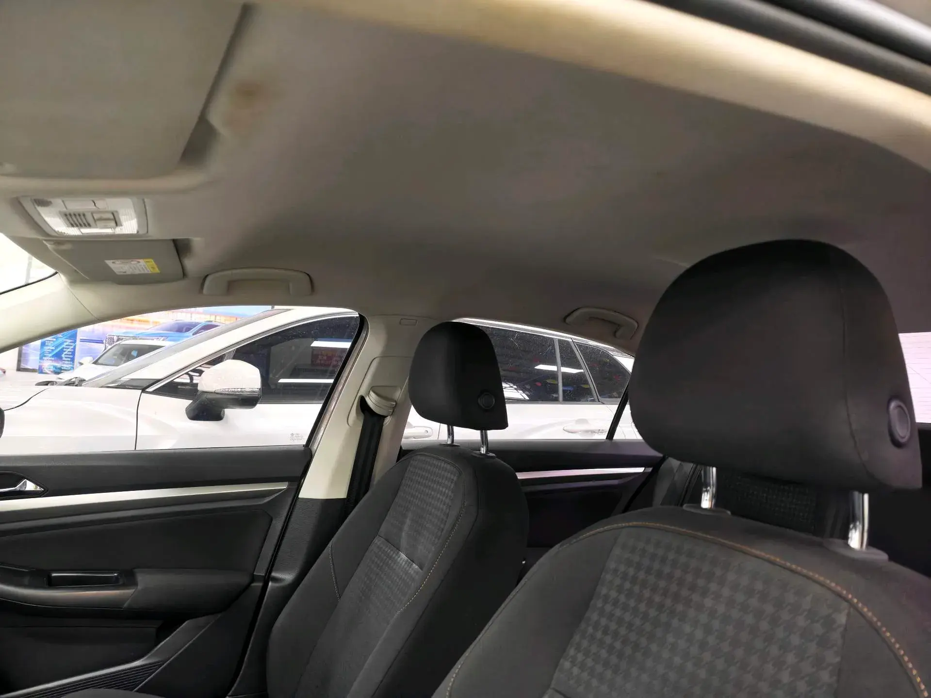 2019 VOLKSWAGEN BORA thumbnail 4