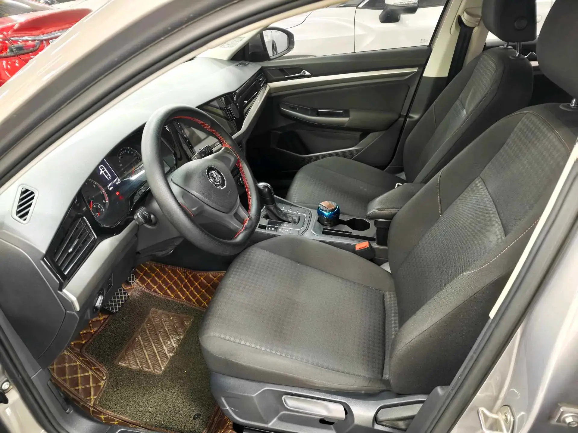 2019 VOLKSWAGEN BORA thumbnail 2