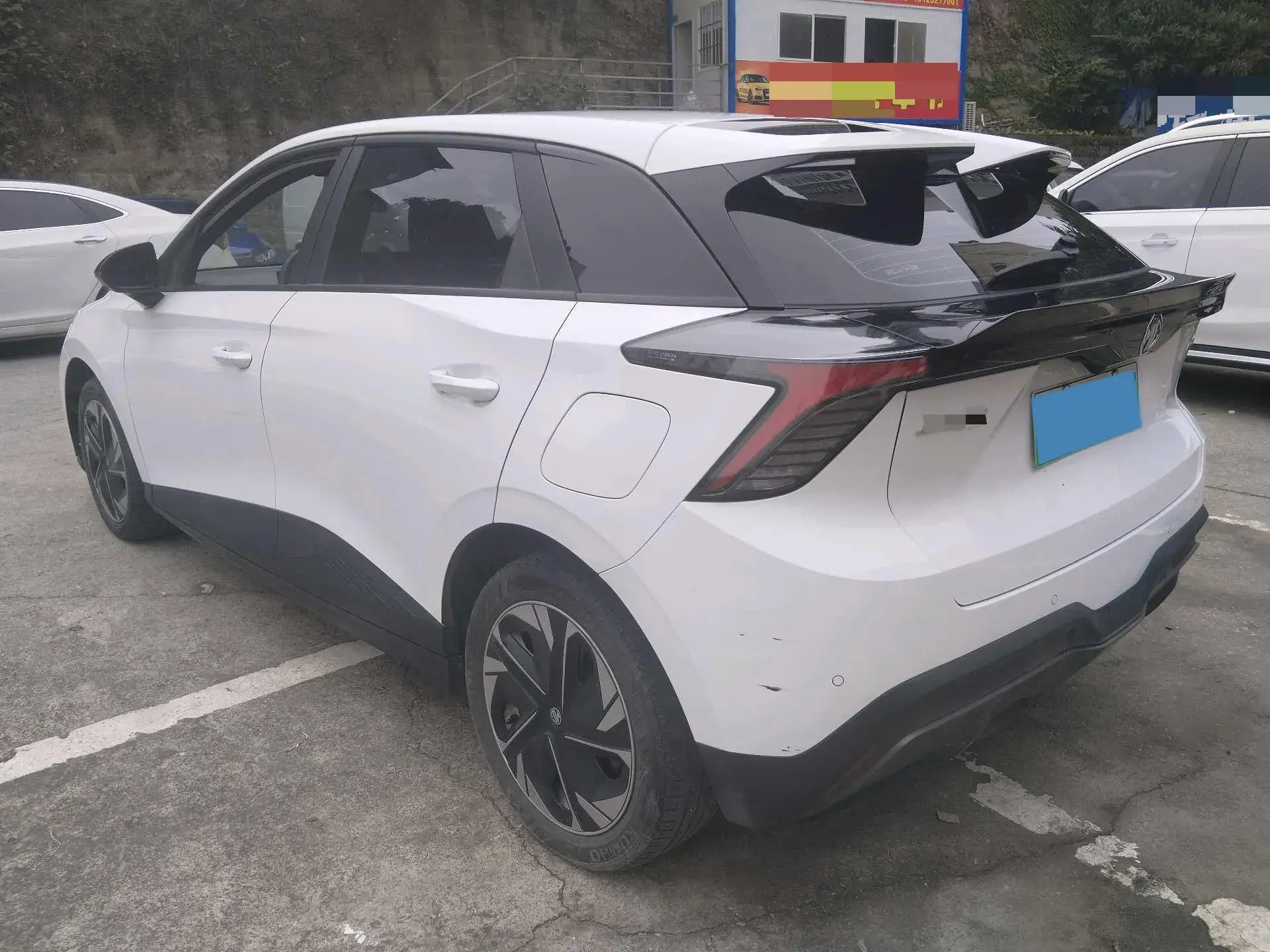 2023 MG 4 thumbnail 3