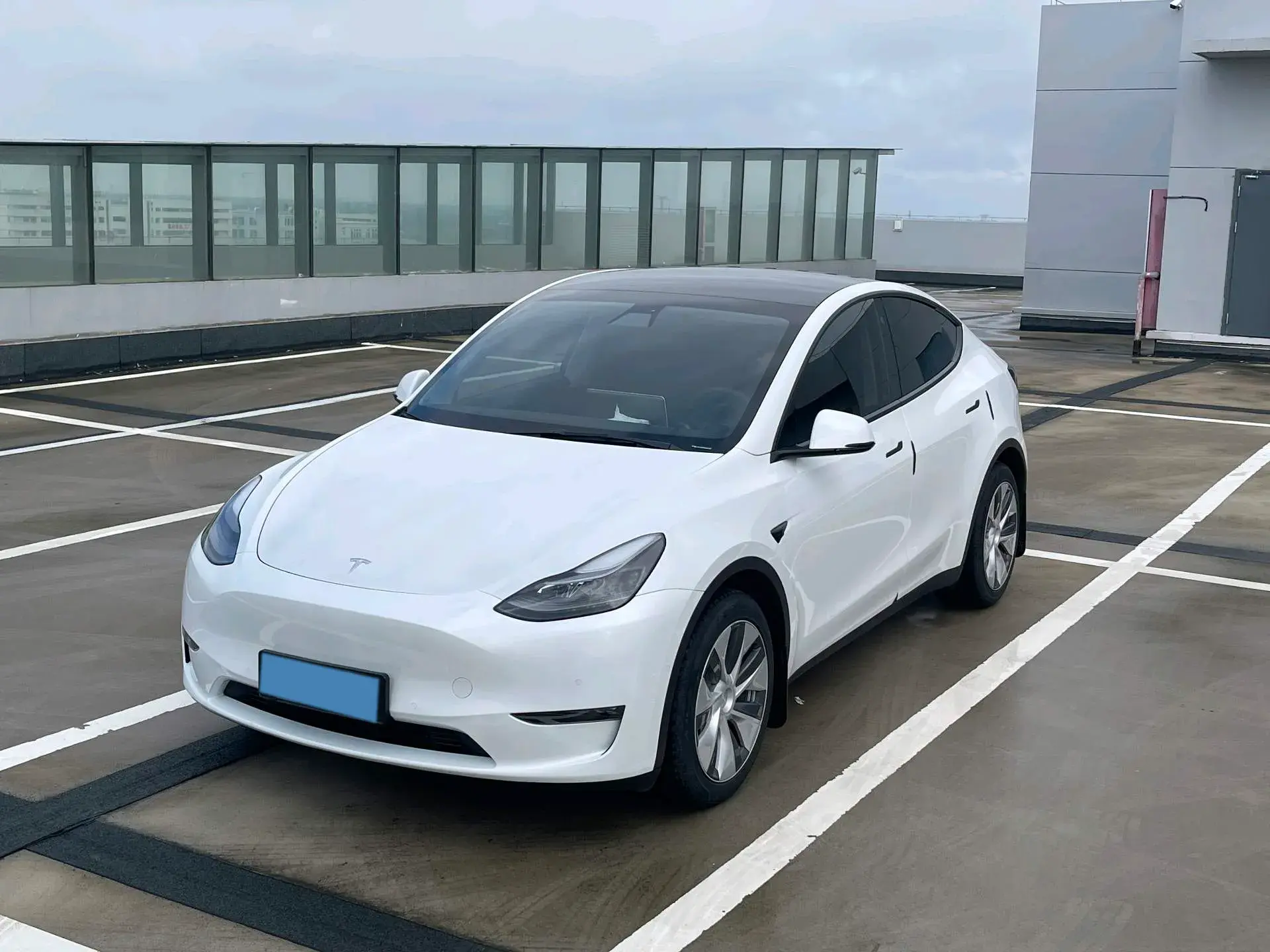 2022 TESLA MODEL view 1