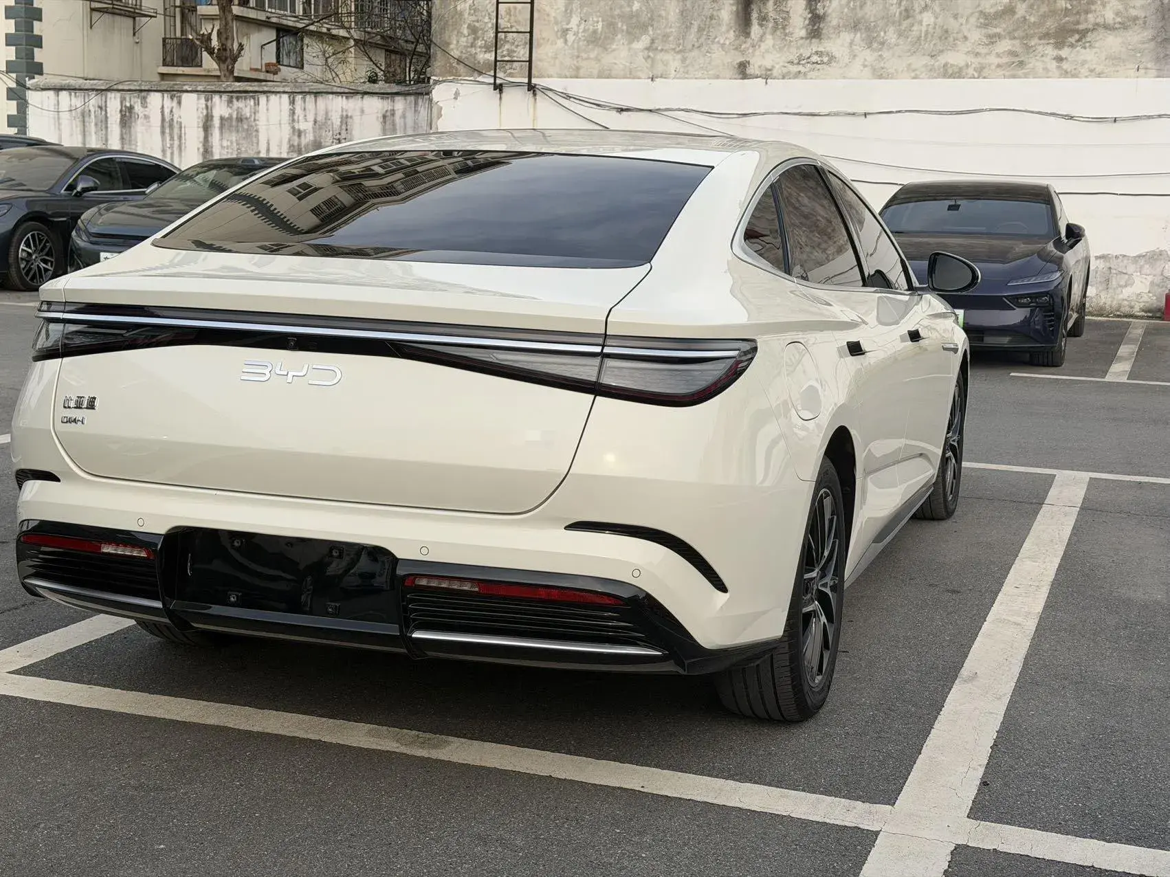 2024 BYD SEAL thumbnail 4