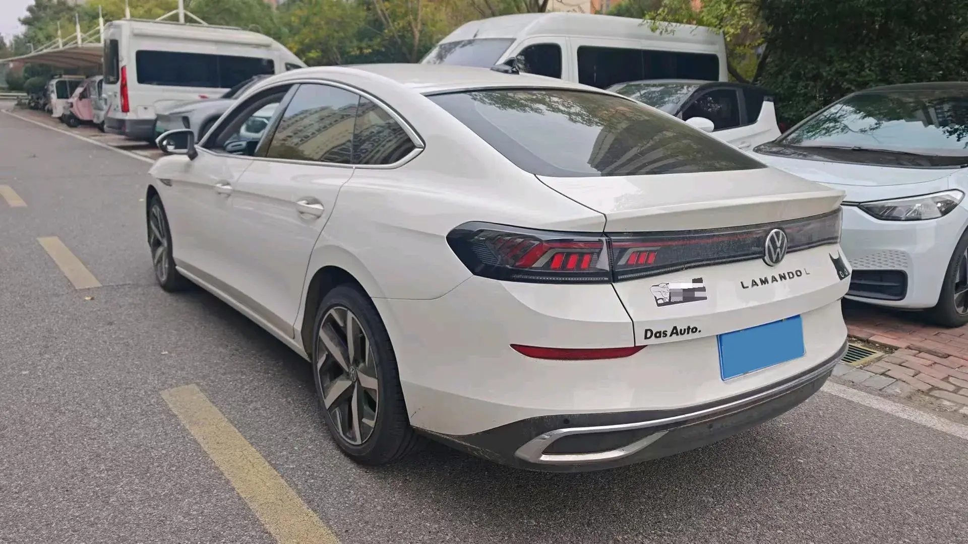 2022 VOLKSWAGEN LAMANDO thumbnail 2