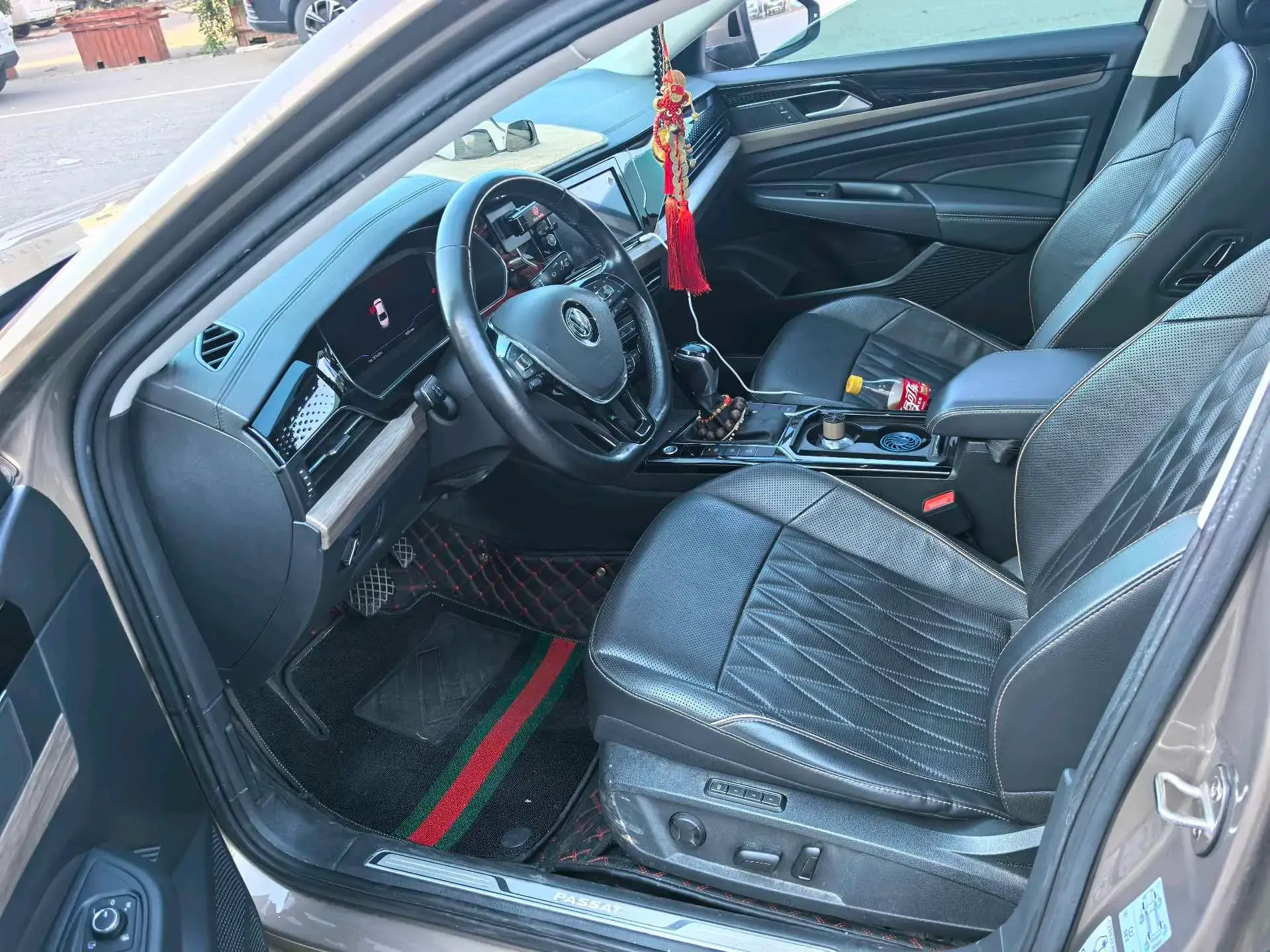 2019 VOLKSWAGEN PASSAT thumbnail 3