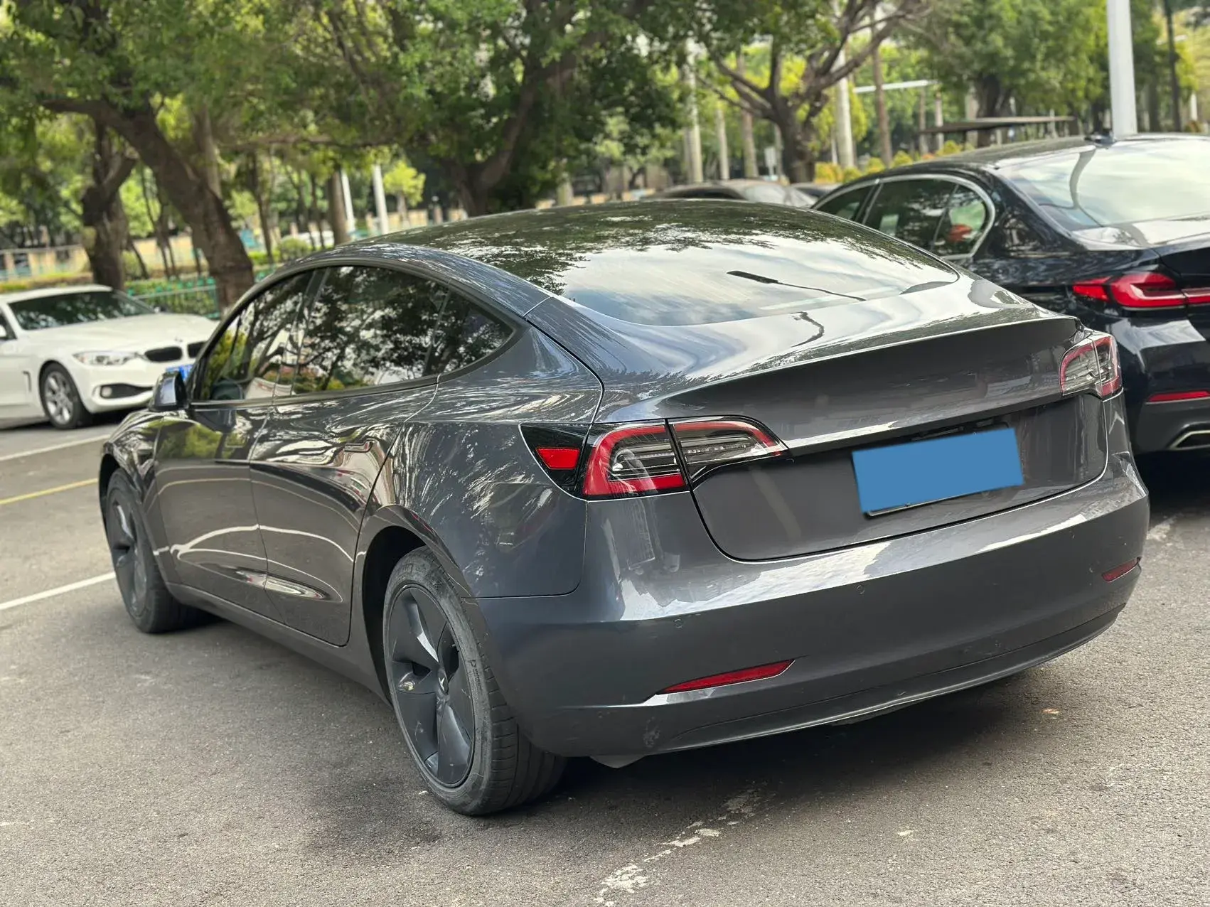 2019 TESLA MODEL thumbnail 4