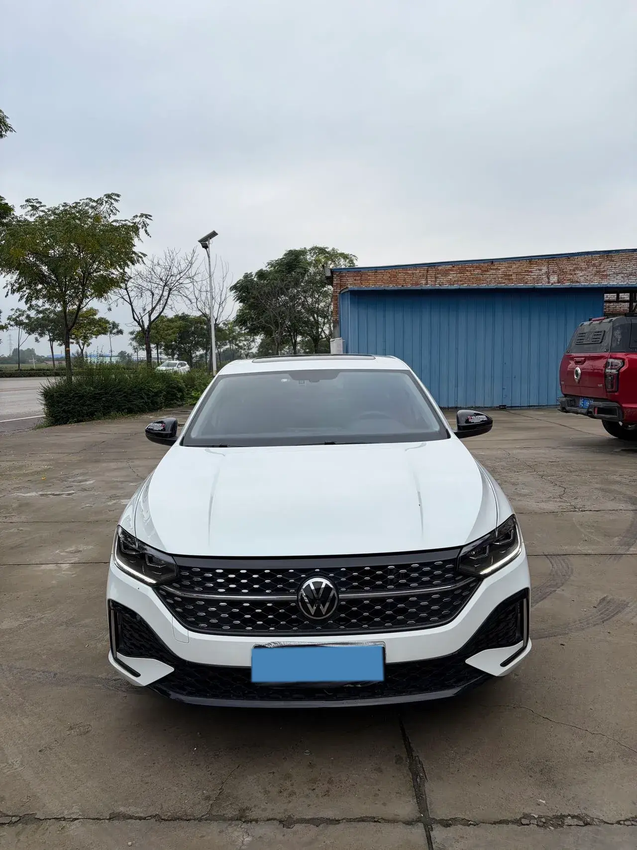 2023 VOLKSWAGEN LAVIDA thumbnail 2