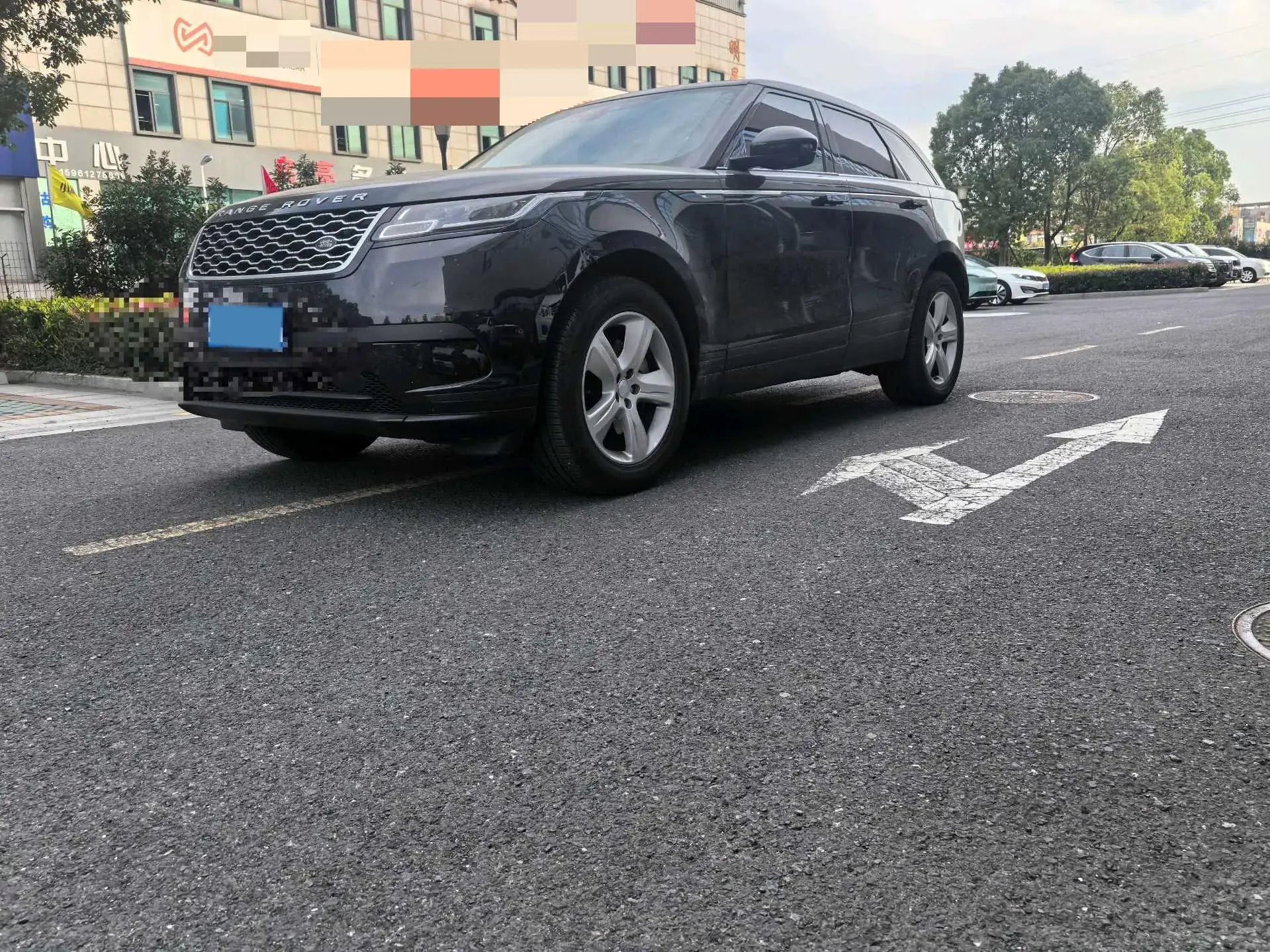 2023 LAND ROVER thumbnail 2