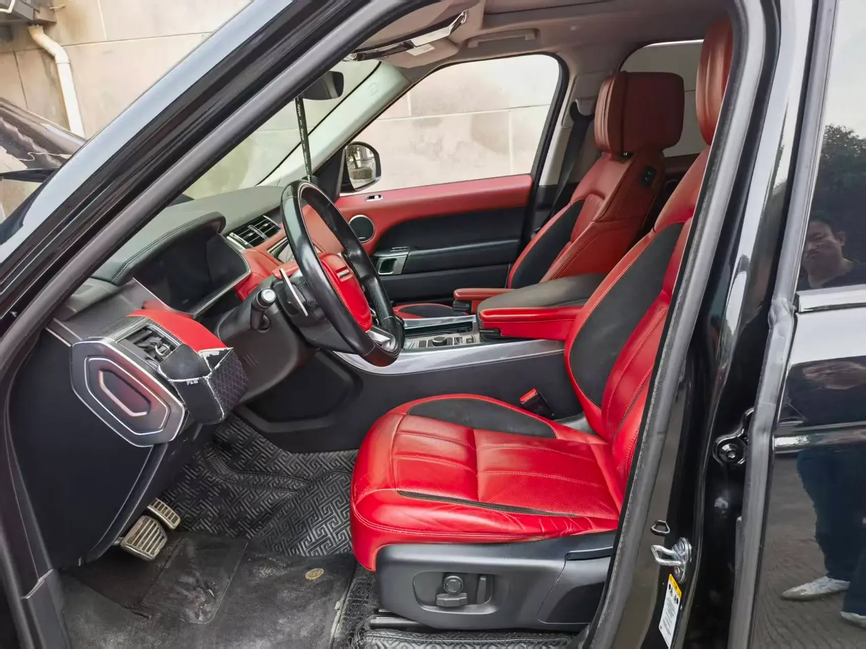 2018 LAND ROVER thumbnail 3