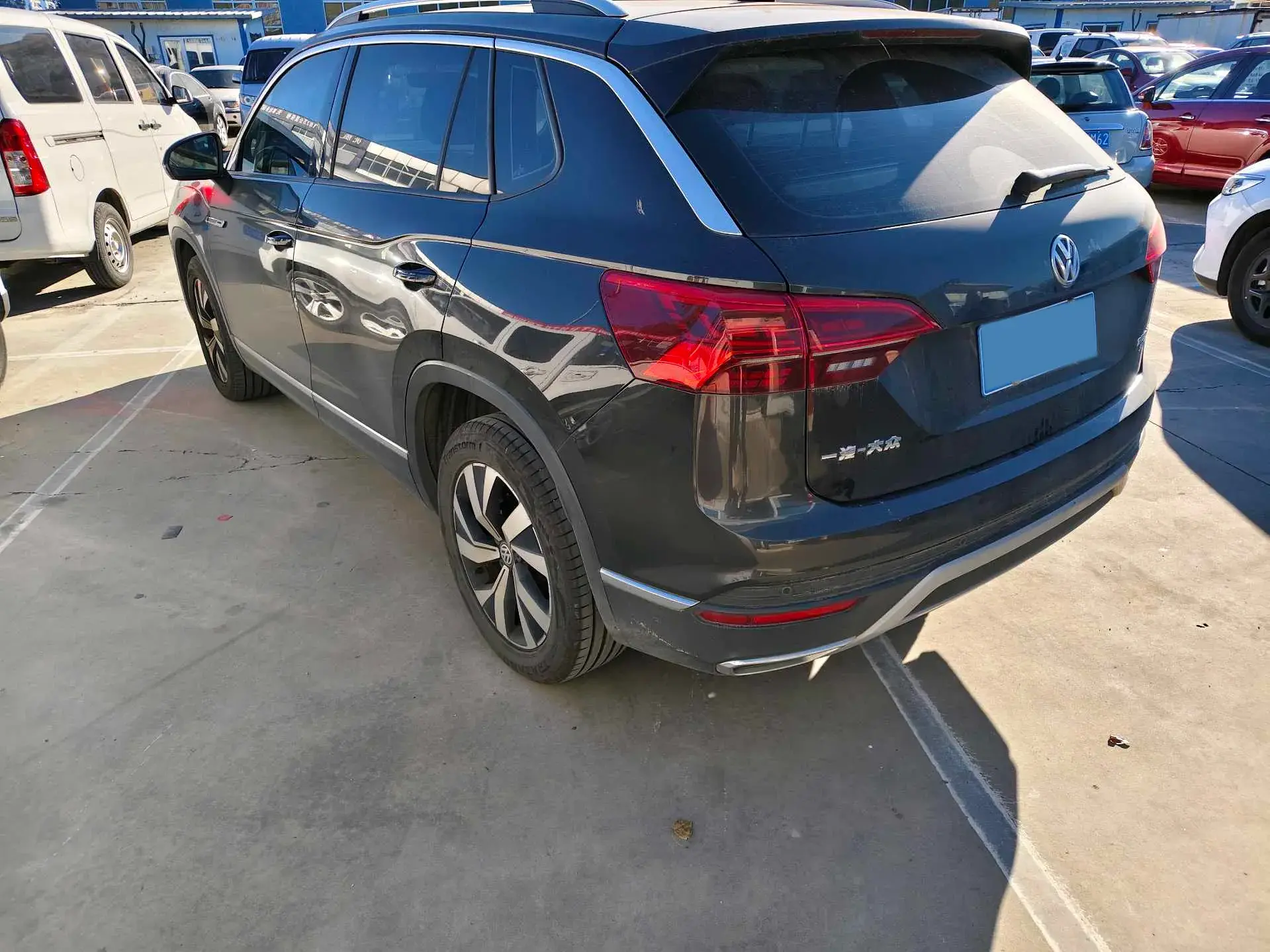 2020 VOLKSWAGEN TAYRON thumbnail 4