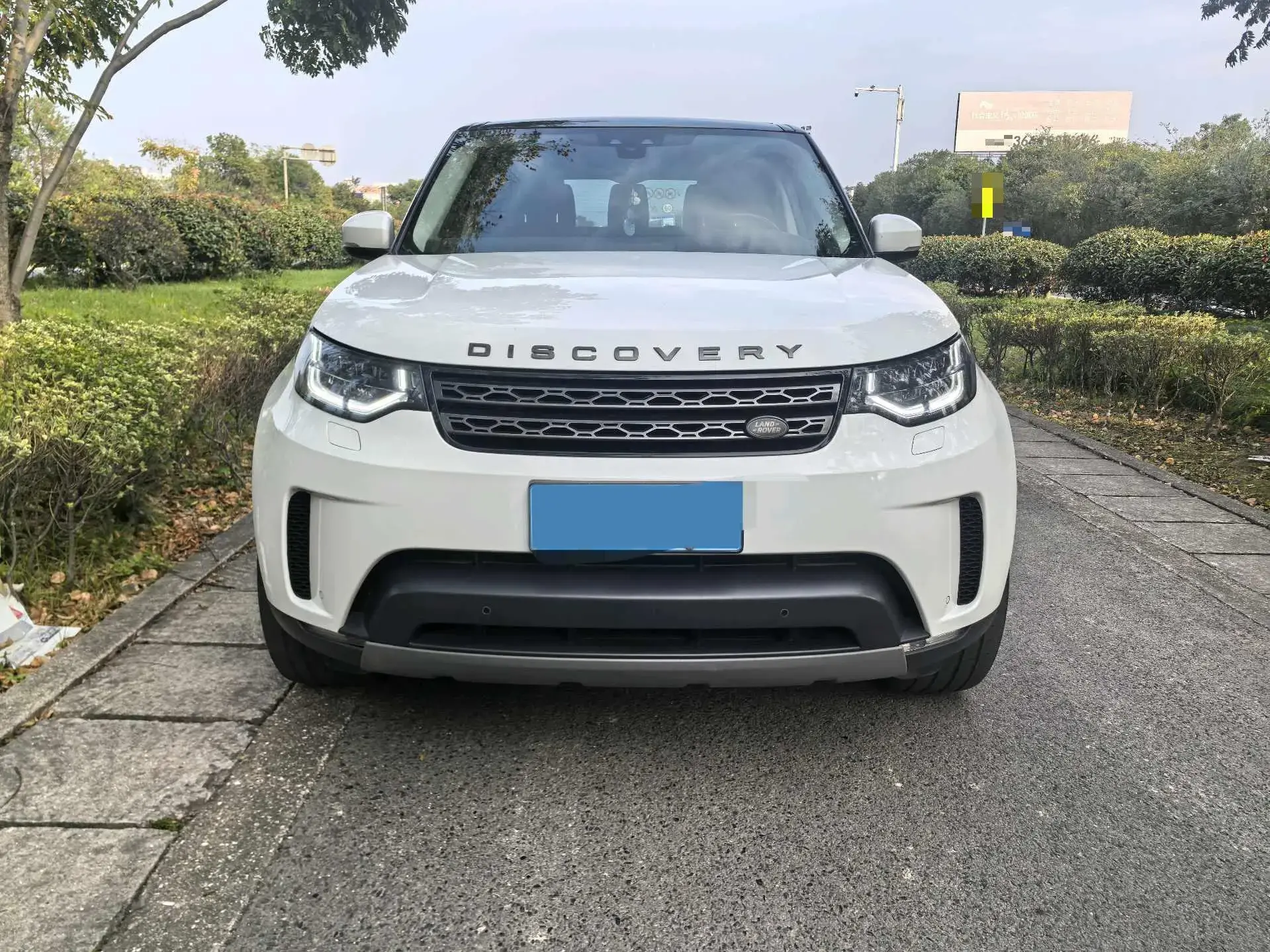 2017 LAND ROVER thumbnail 2