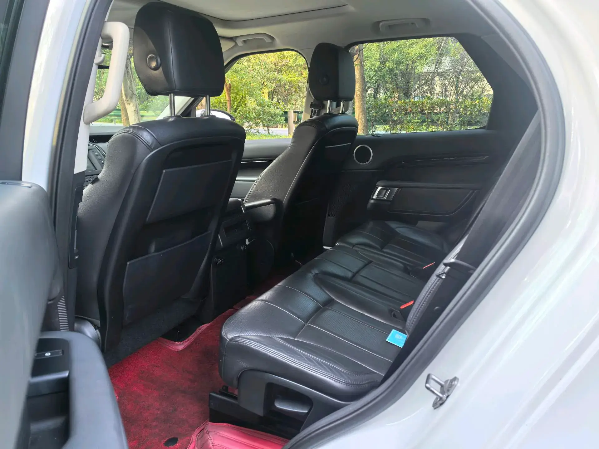 2017 LAND ROVER thumbnail 4