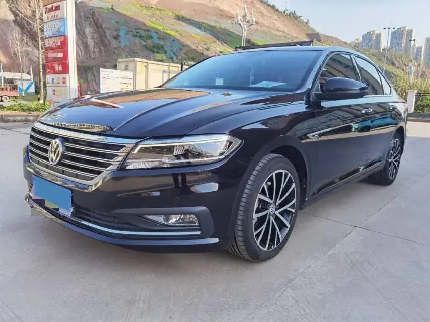 2018 VOLKSWAGEN LAVIDA view 1