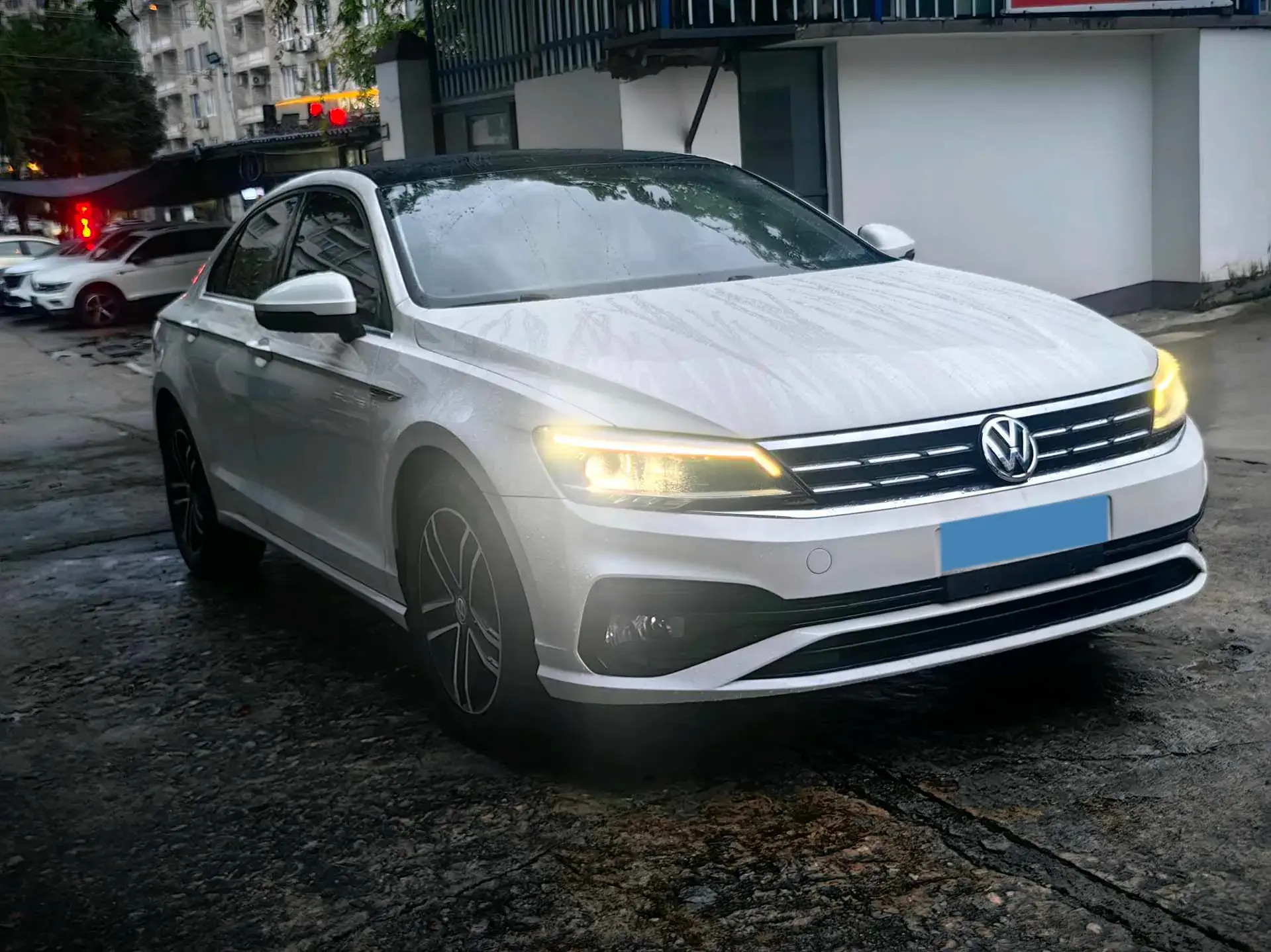 2019 VOLKSWAGEN LAMANDO thumbnail 3