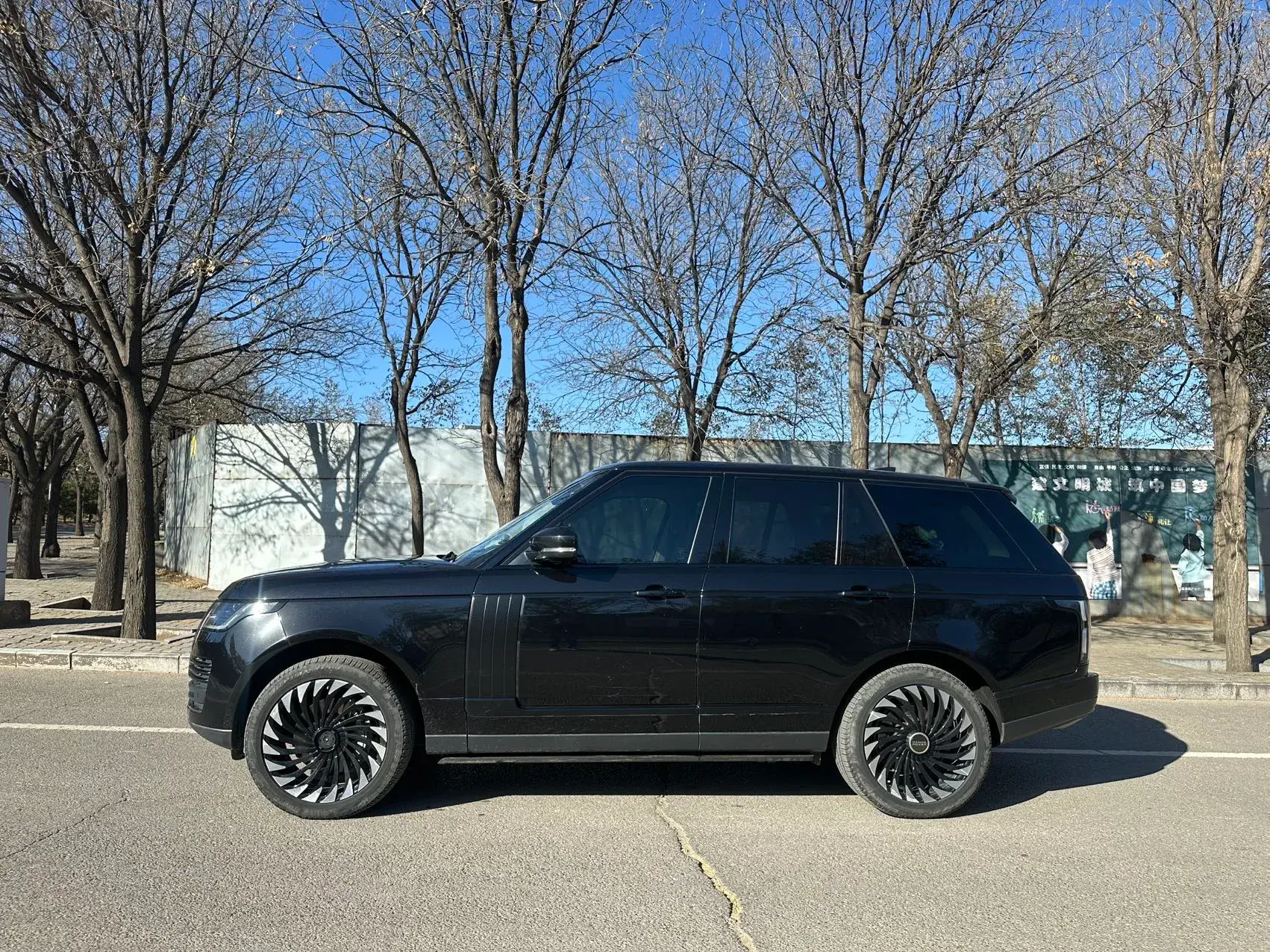 2022 LAND ROVER thumbnail 3