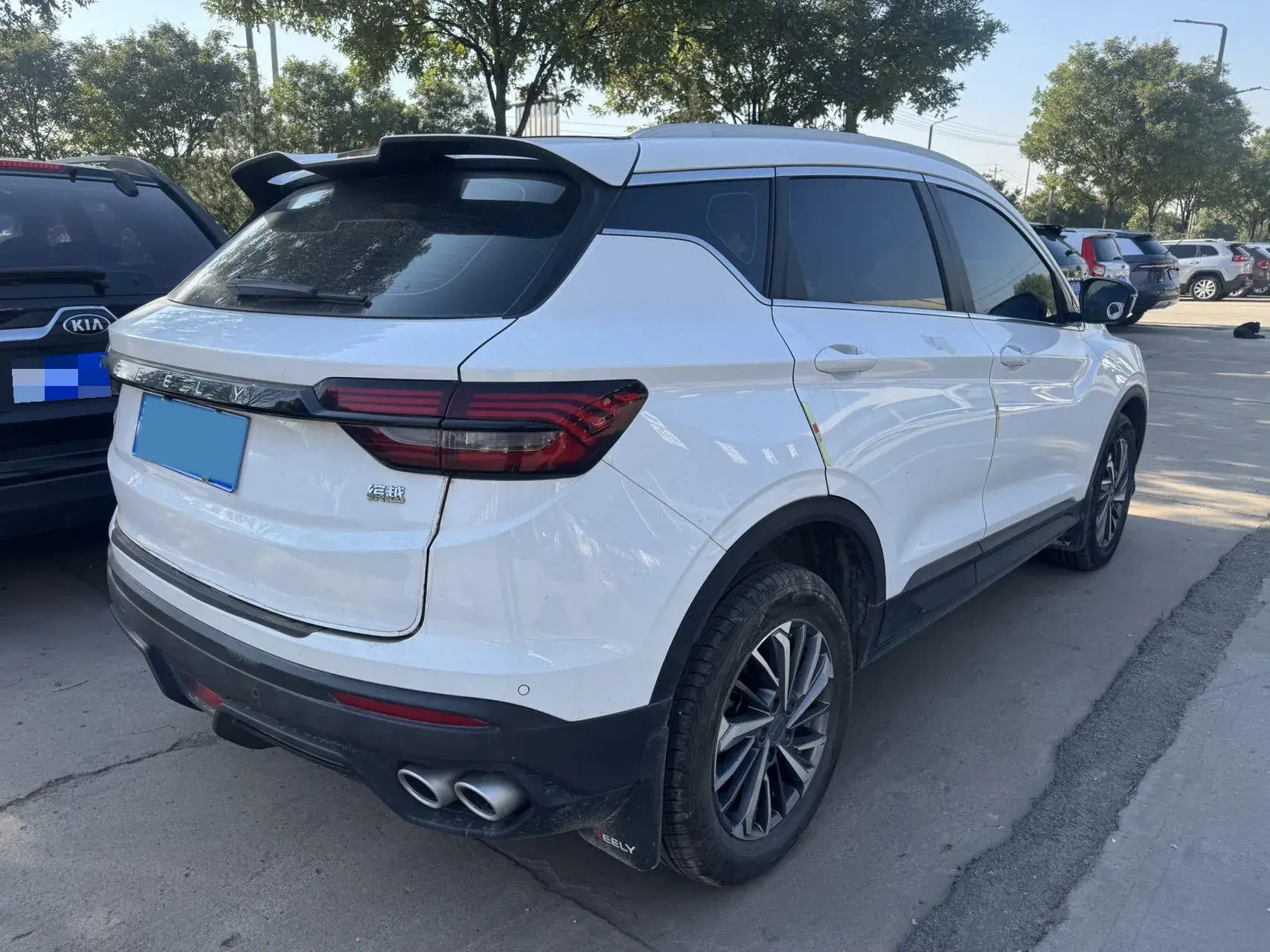 2023 GEELY COOLRAY thumbnail 4