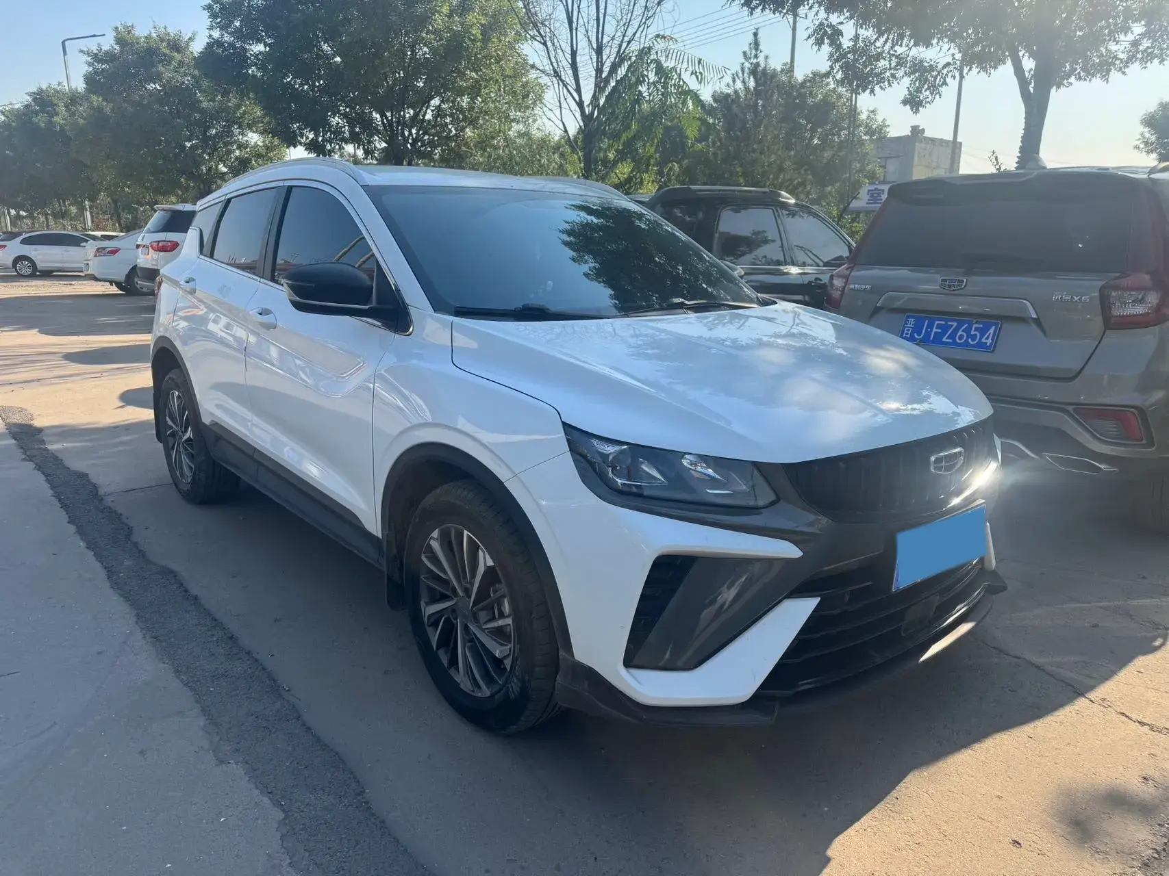 2023 GEELY COOLRAY thumbnail 2