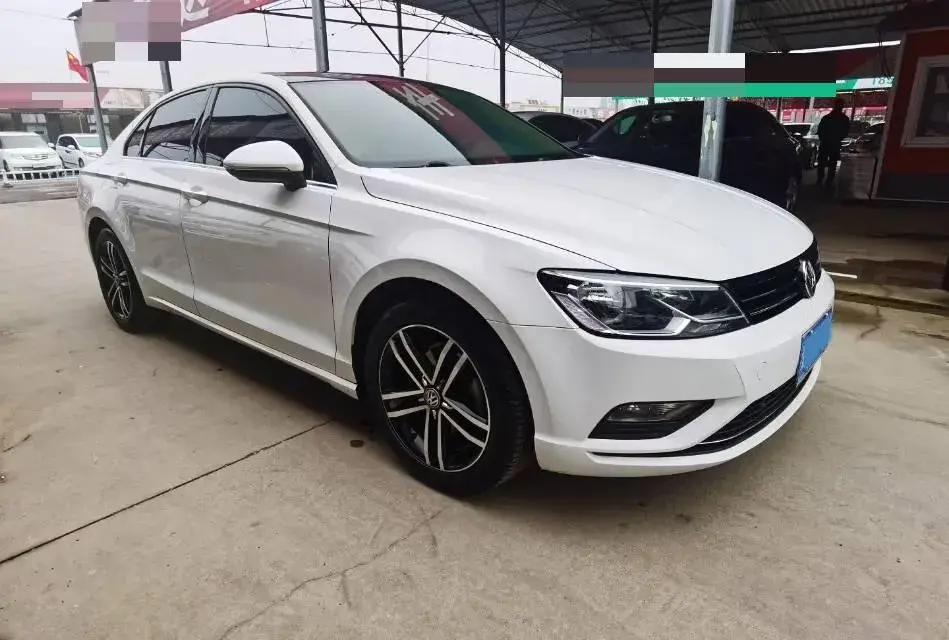 2017 VOLKSWAGEN LAMANDO thumbnail 3