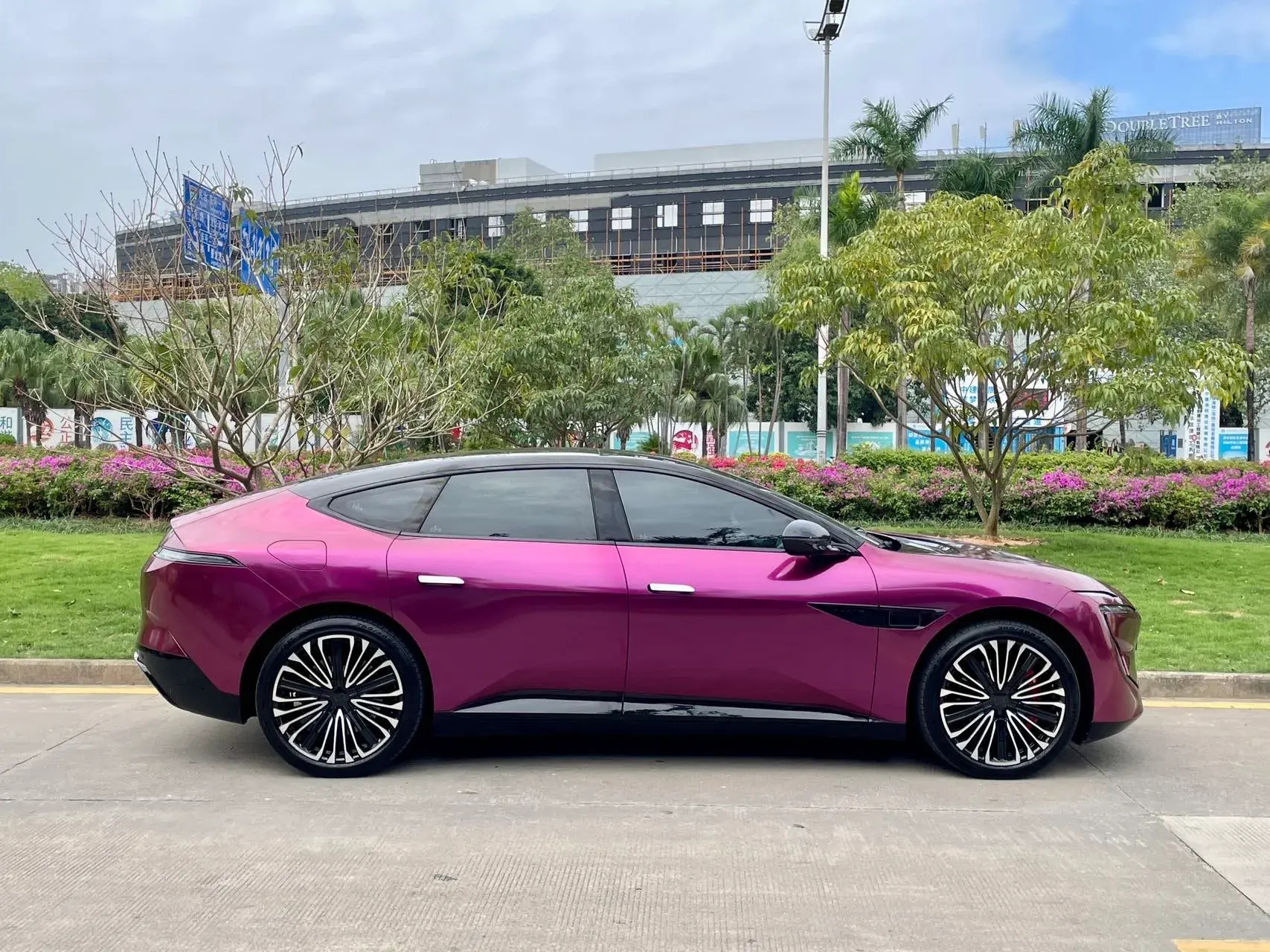 2025 AVATR 12 thumbnail 4