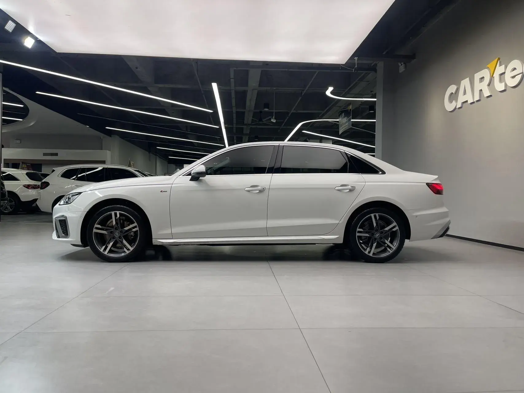 2020 AUDI A4L thumbnail 3
