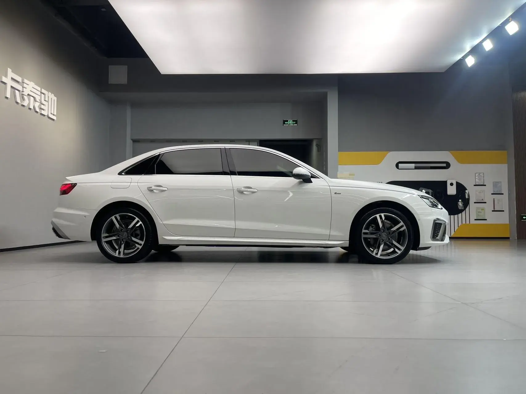 2020 AUDI A4L thumbnail 4