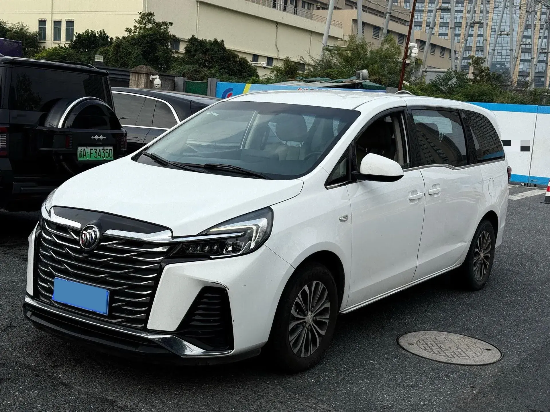 2023 BUICK GL8 view 1