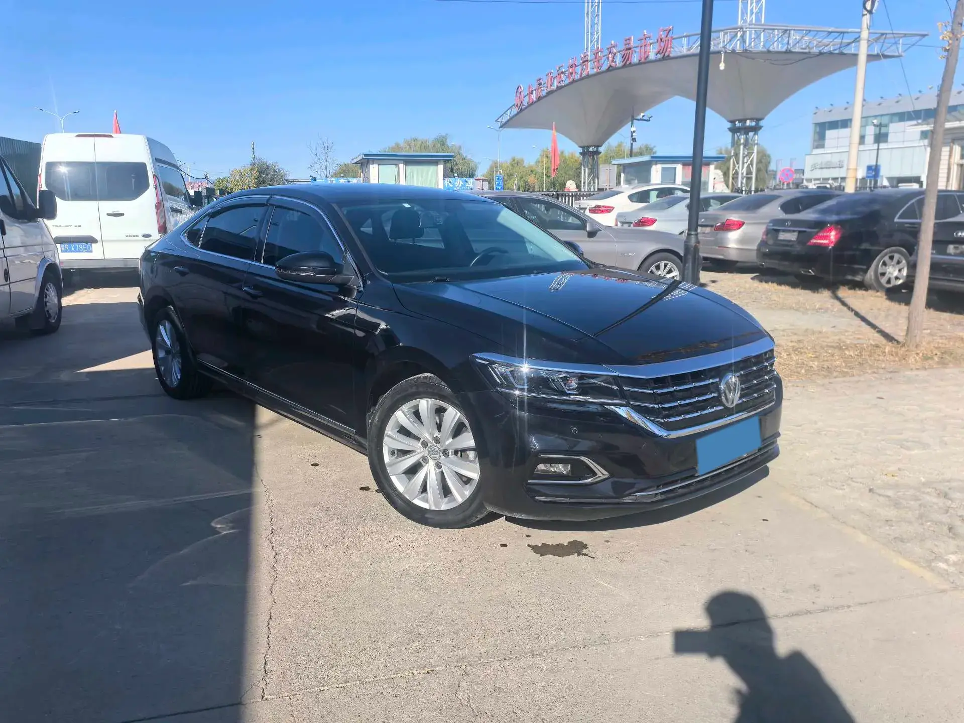 2019 VOLKSWAGEN PASSAT thumbnail 3