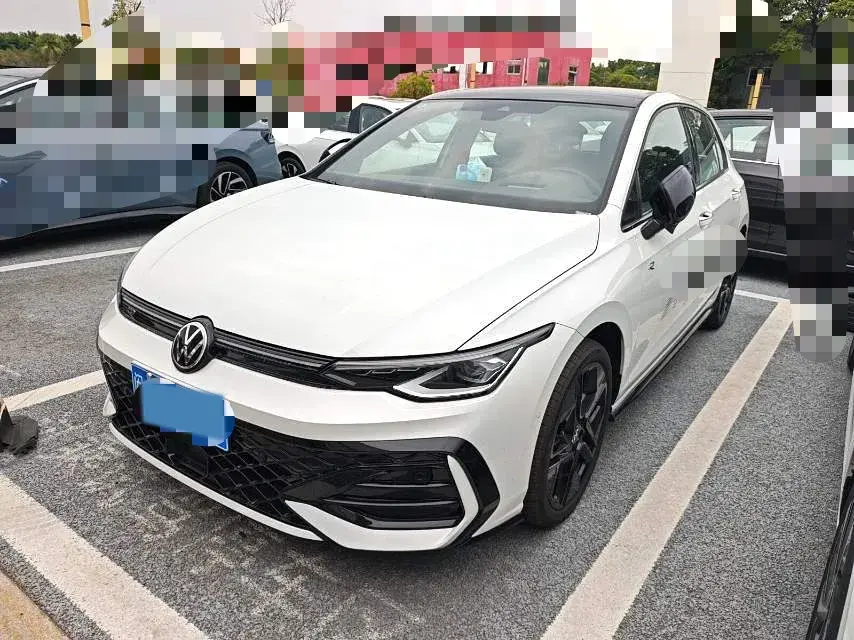 2025 VOLKSWAGEN GOLF view 1