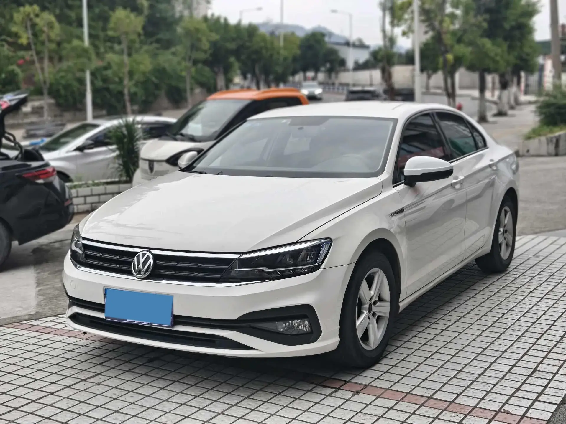 2019 VOLKSWAGEN LAMANDO view 1