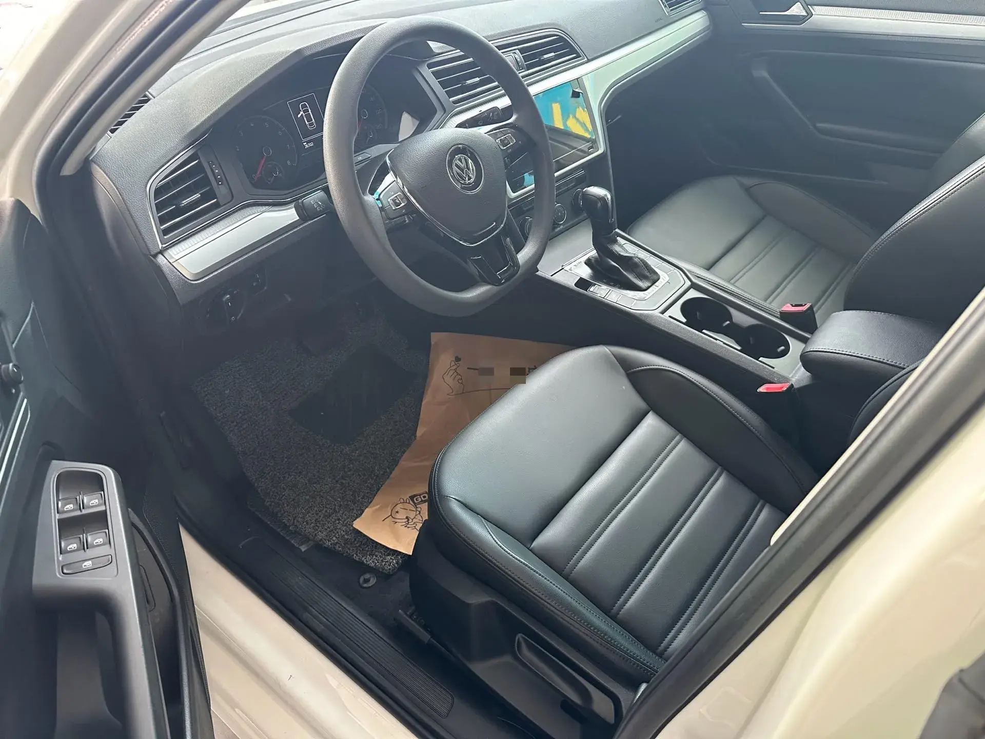 2021 VOLKSWAGEN LAMANDO thumbnail 3