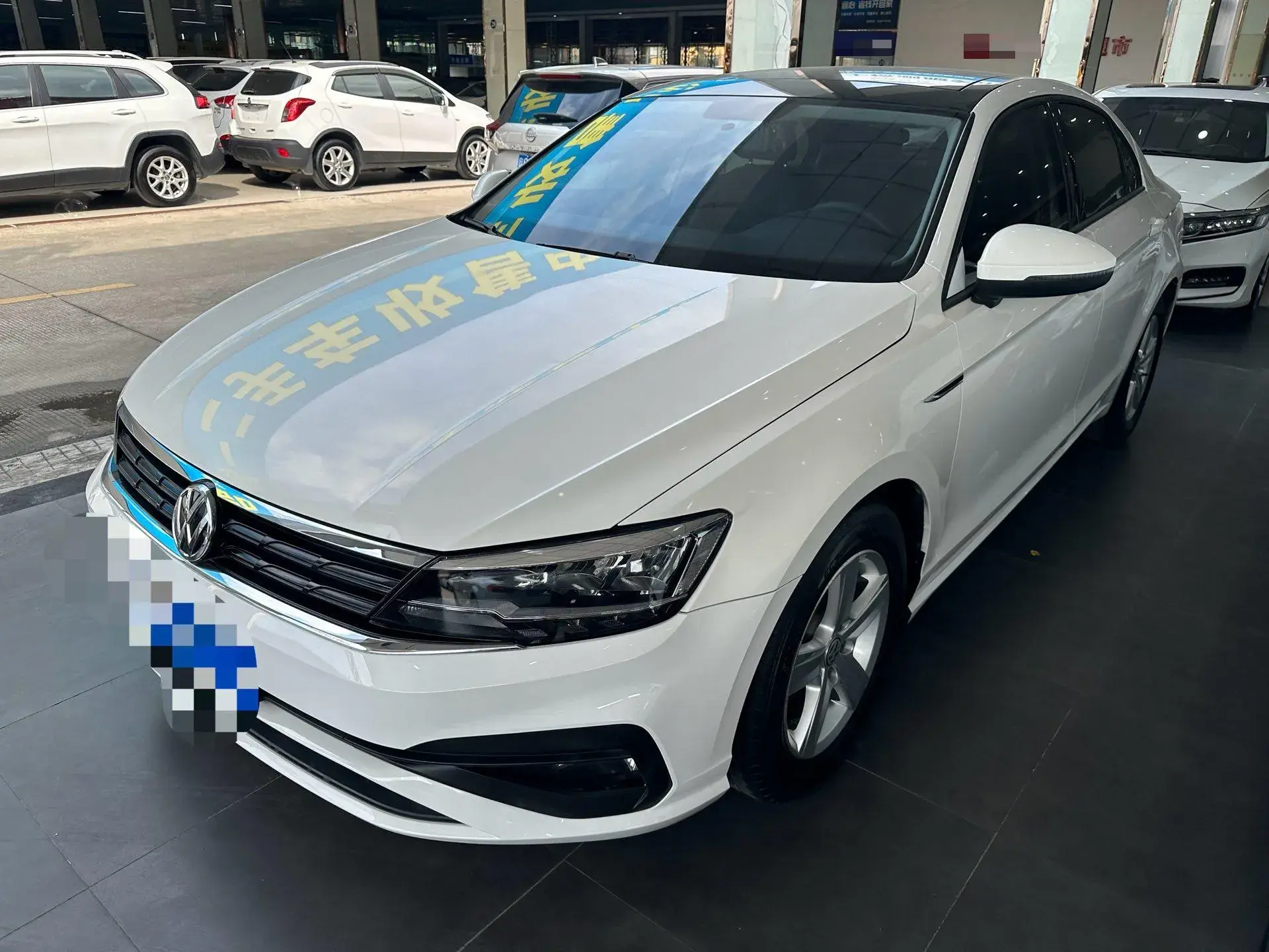 2021 VOLKSWAGEN LAMANDO view 1