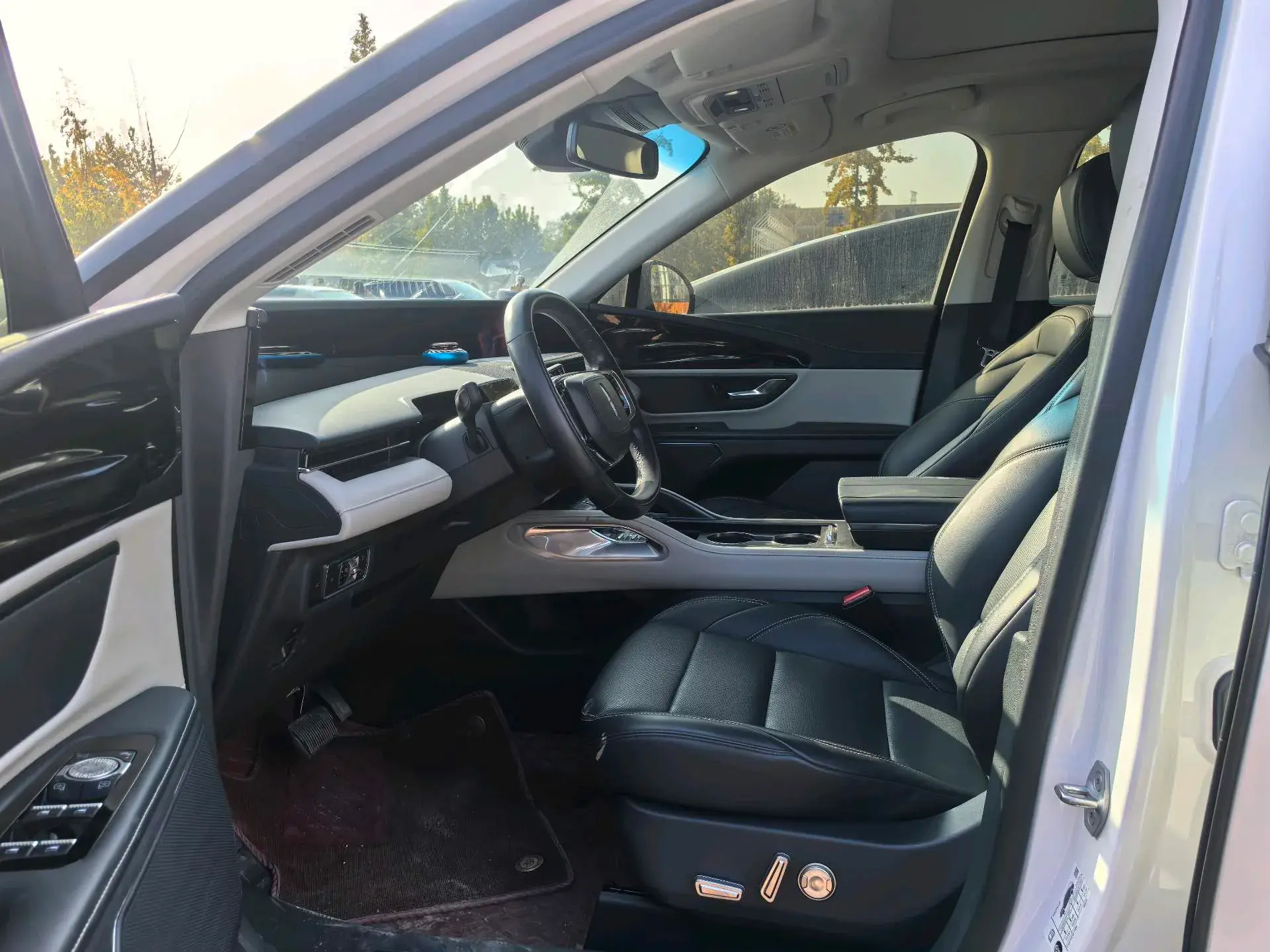 2023 LINCOLN NAUTILUS thumbnail 4