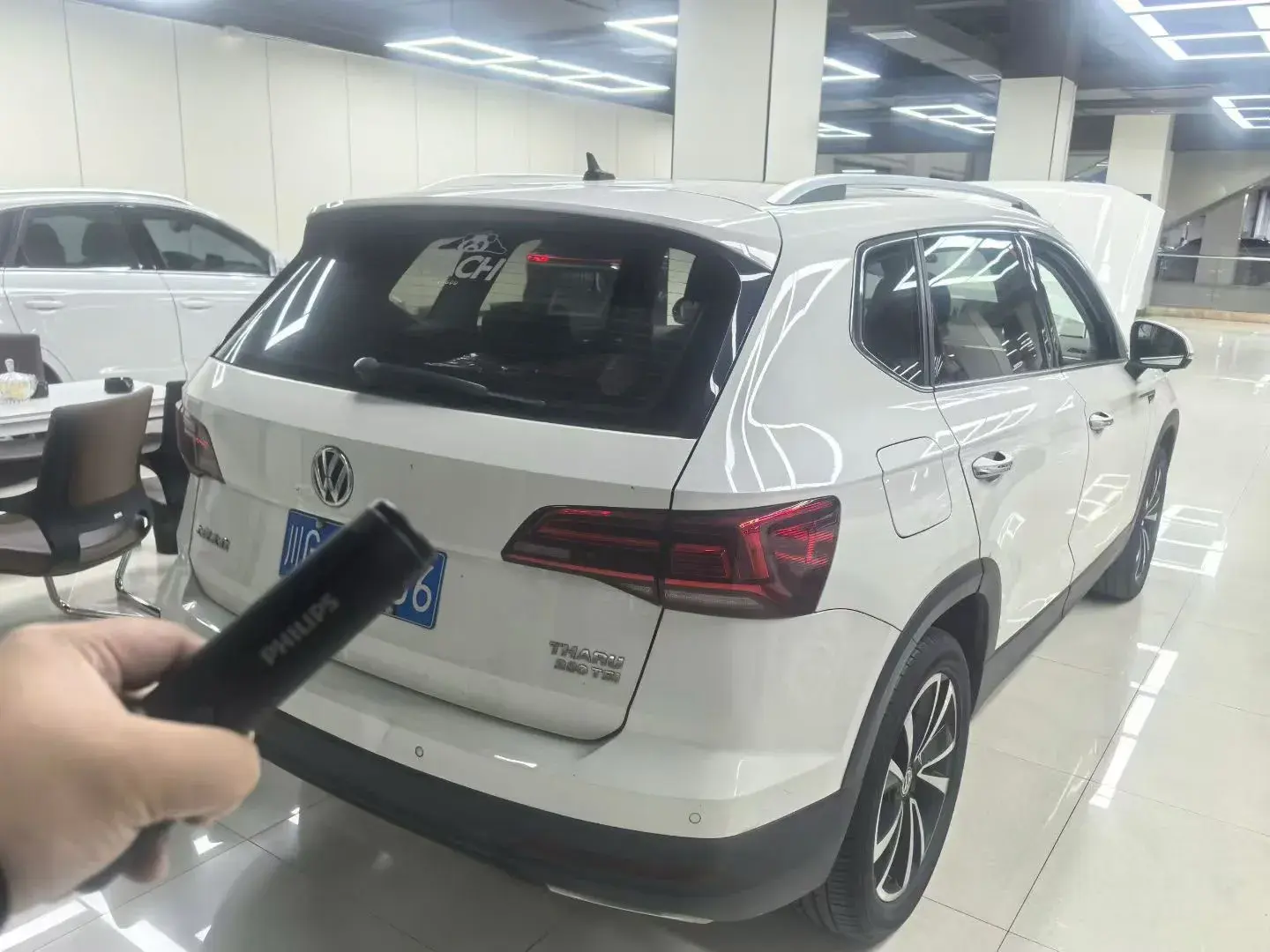 2020 VOLKSWAGEN THARU thumbnail 4