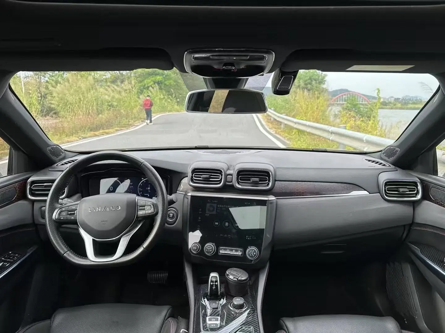 2019 LYNK&CO 03 thumbnail 4