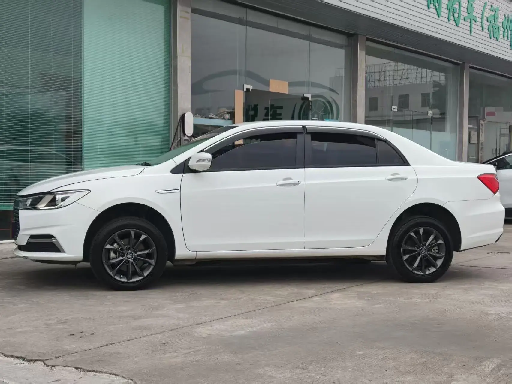 2021 BYD QIN thumbnail 2