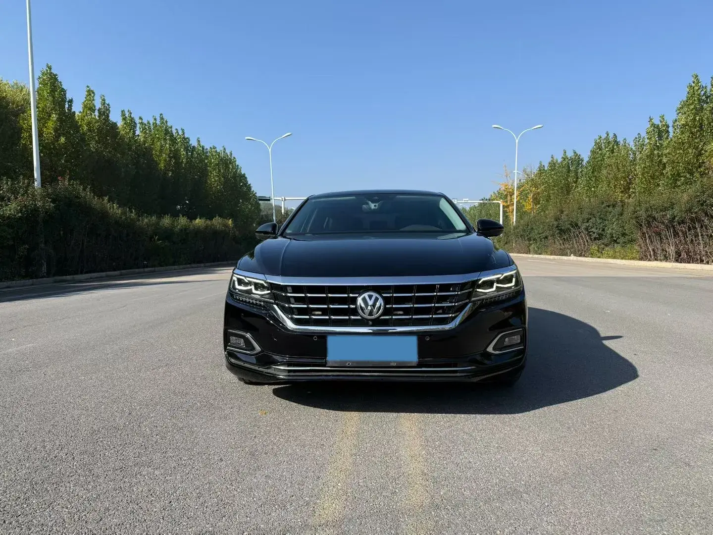 2019 VOLKSWAGEN PASSAT thumbnail 2