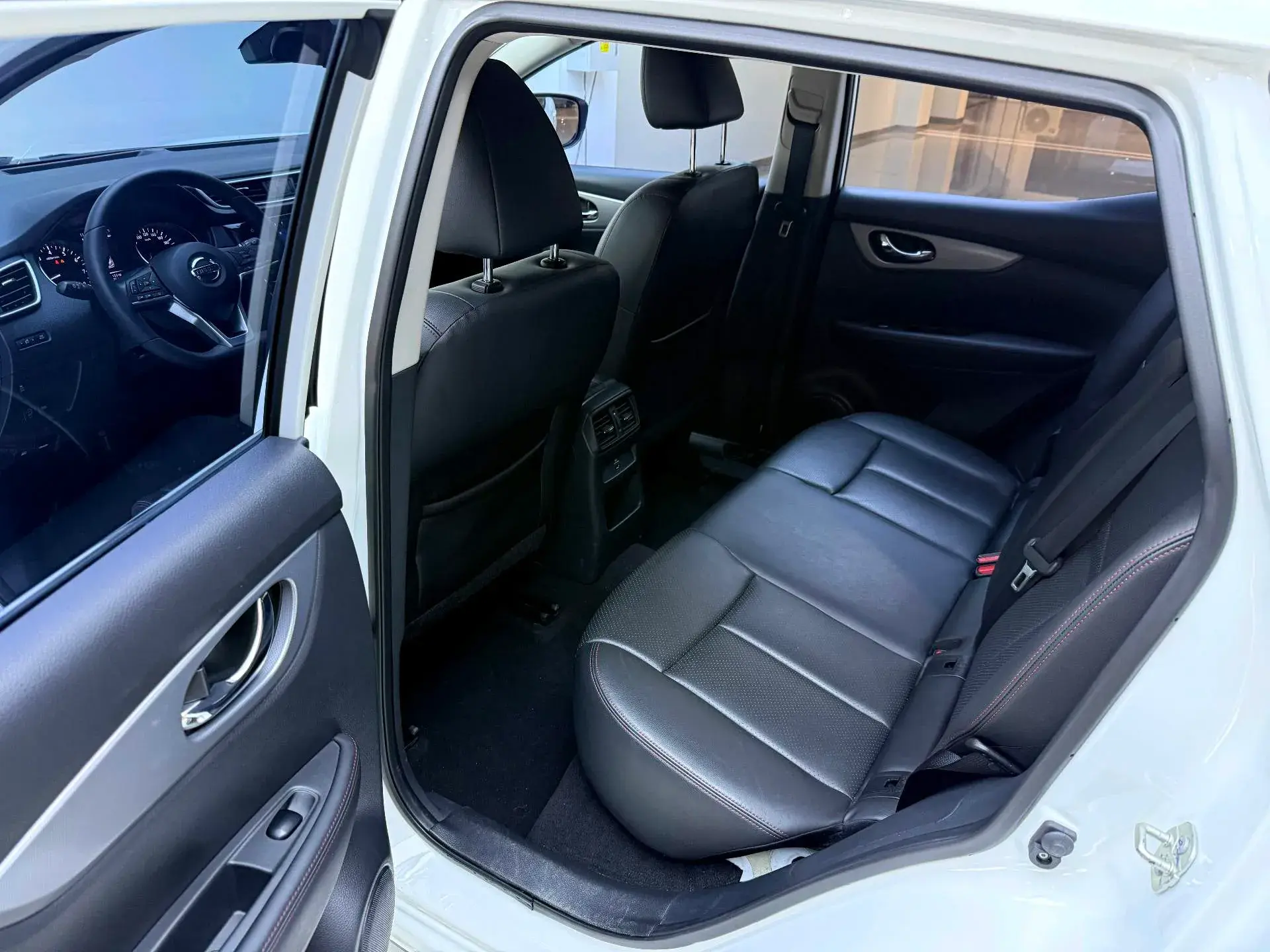 2021 NISSAN QASHQAI thumbnail 3